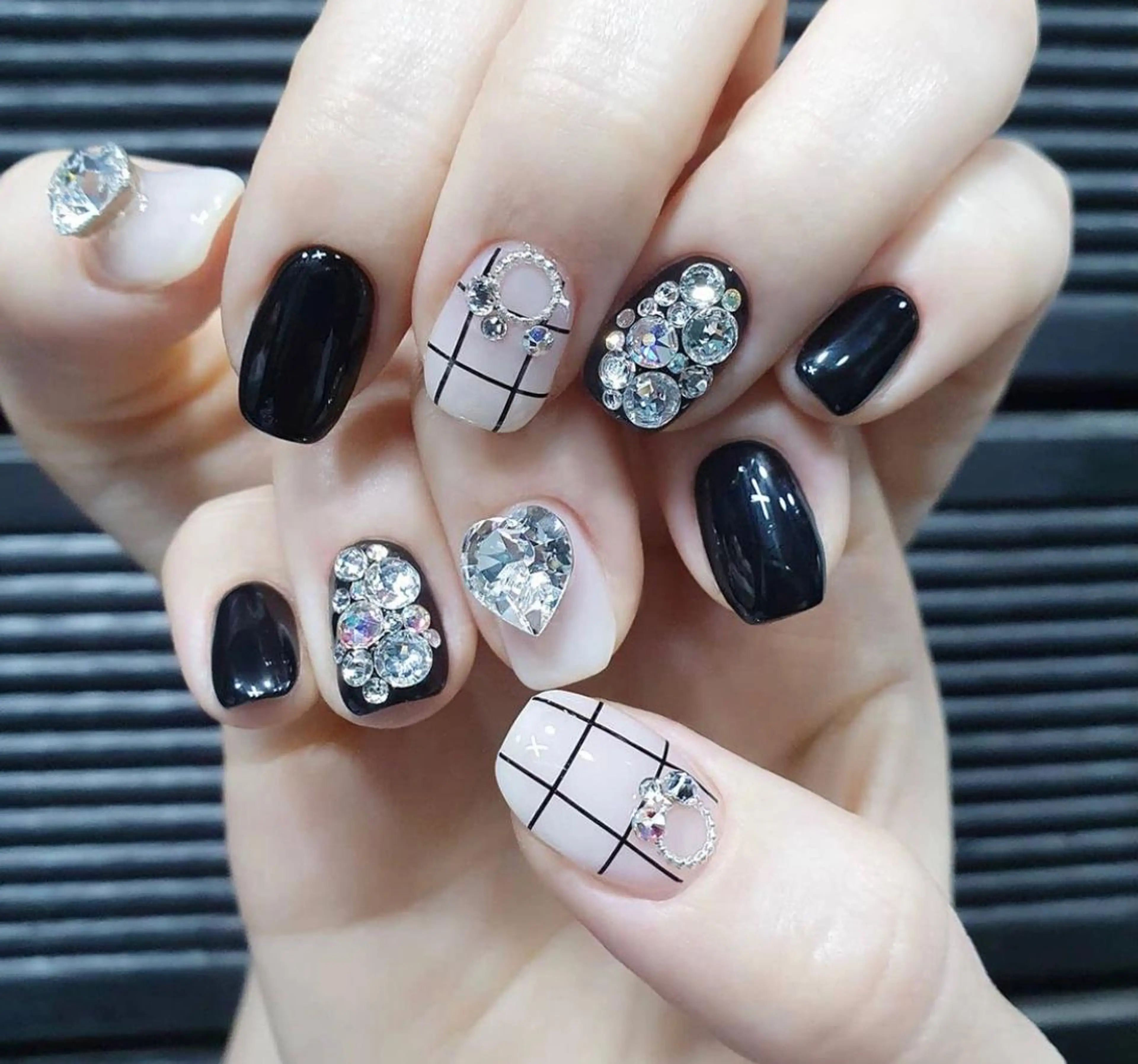 ネイル ISA_ BELLAのネイルデザイン