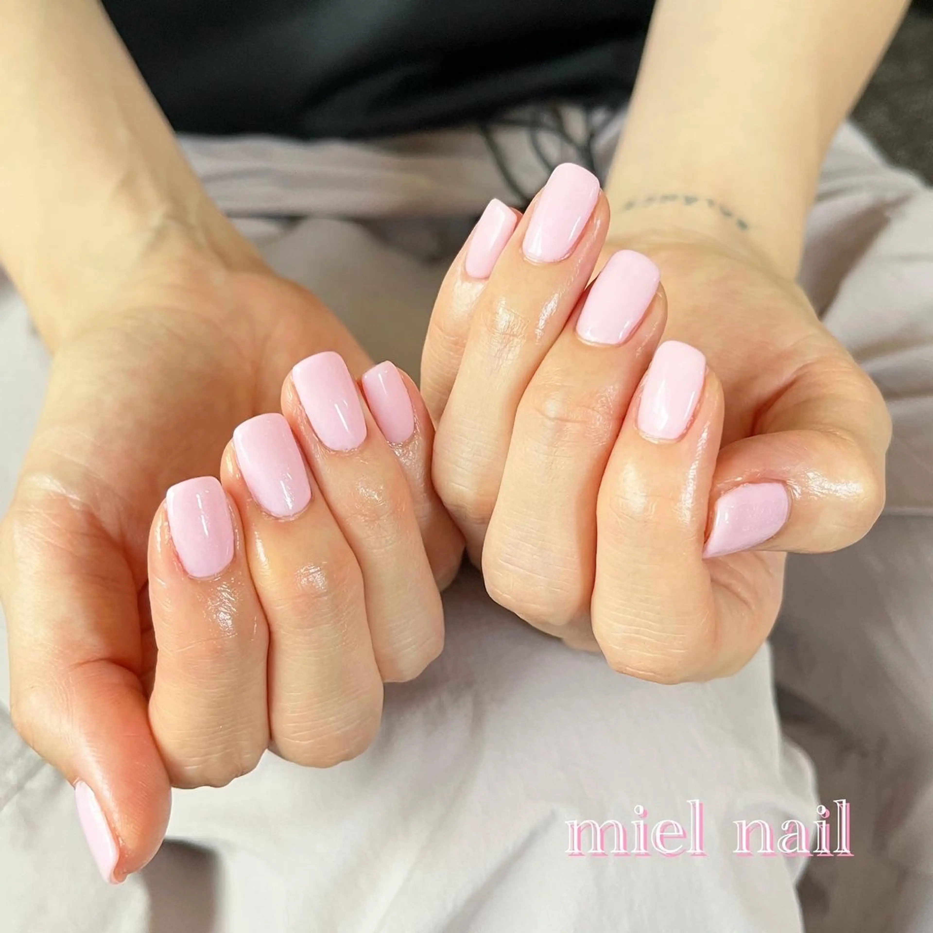 ネイル ワンカラーネイル ピンク シンプルネイル 冬ネイル ハンドネイル miel nailのネイルデザイン