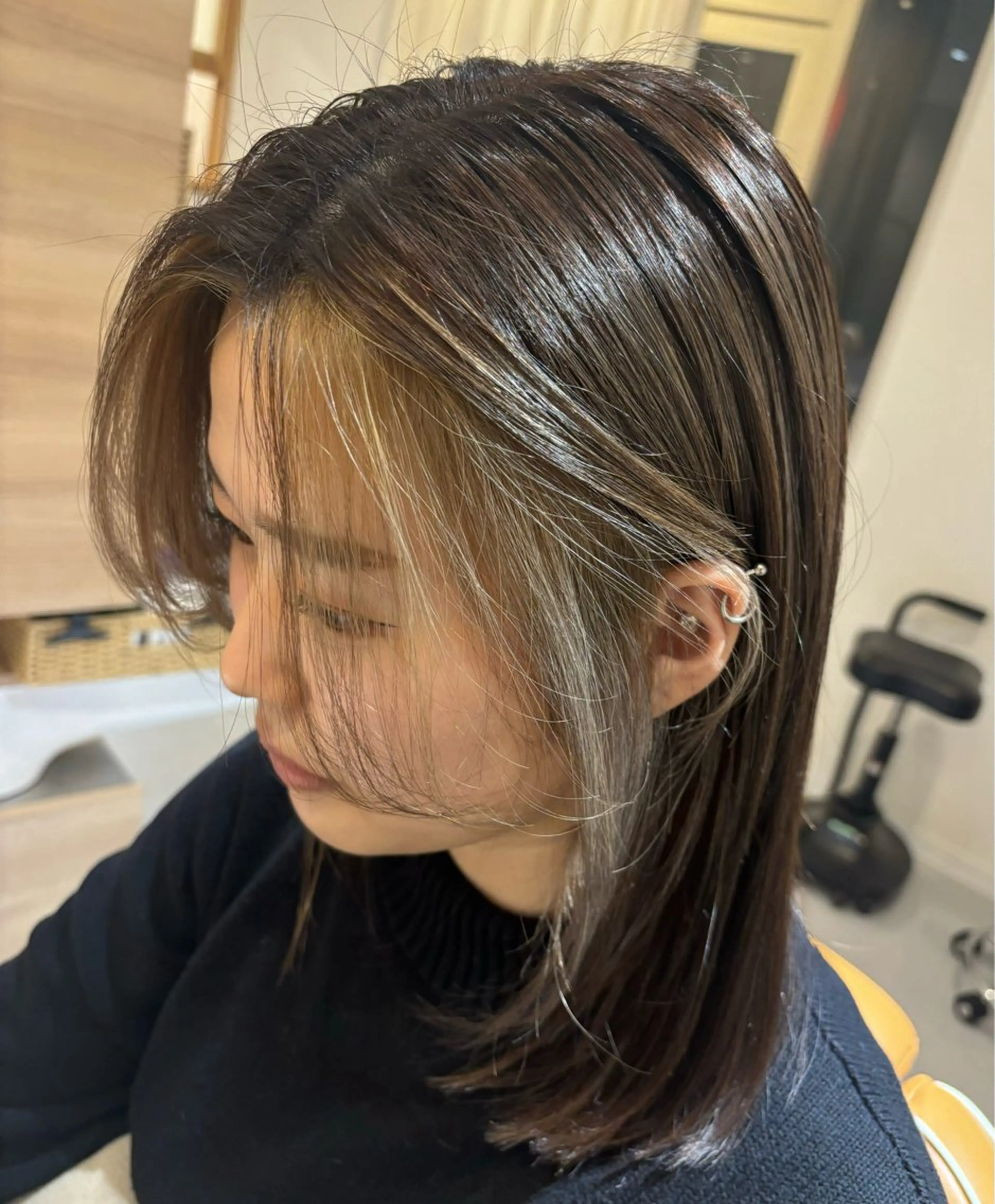 ミディアム アッシュ アッシュブラウン mile 〔東二見〕のヘアスタイル