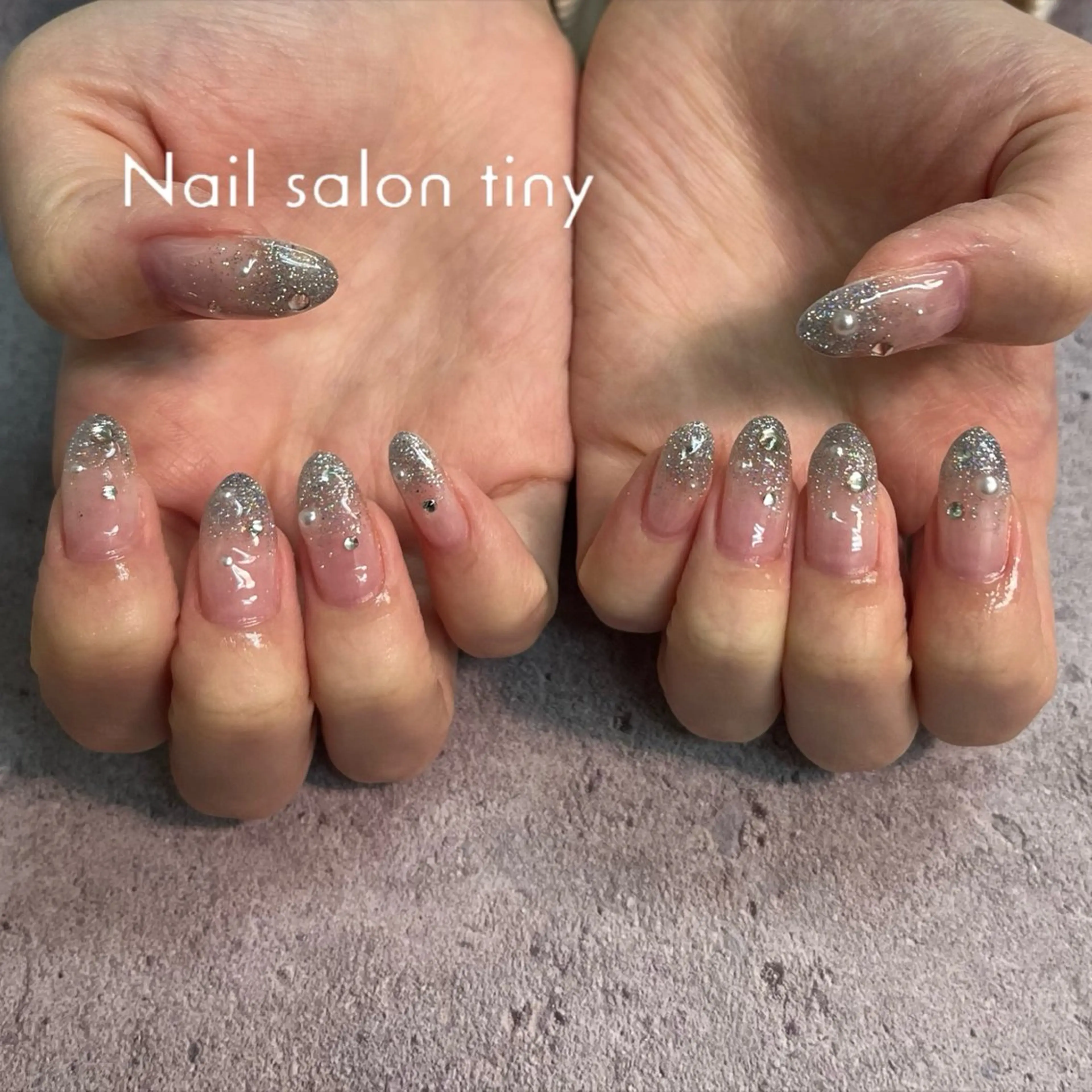 ネイル フラッシュネイル ラメ(グリッター) ラメグラデーション ネイルサロンタイニー所属・Nail salon tiny🩵のネイルデザイン