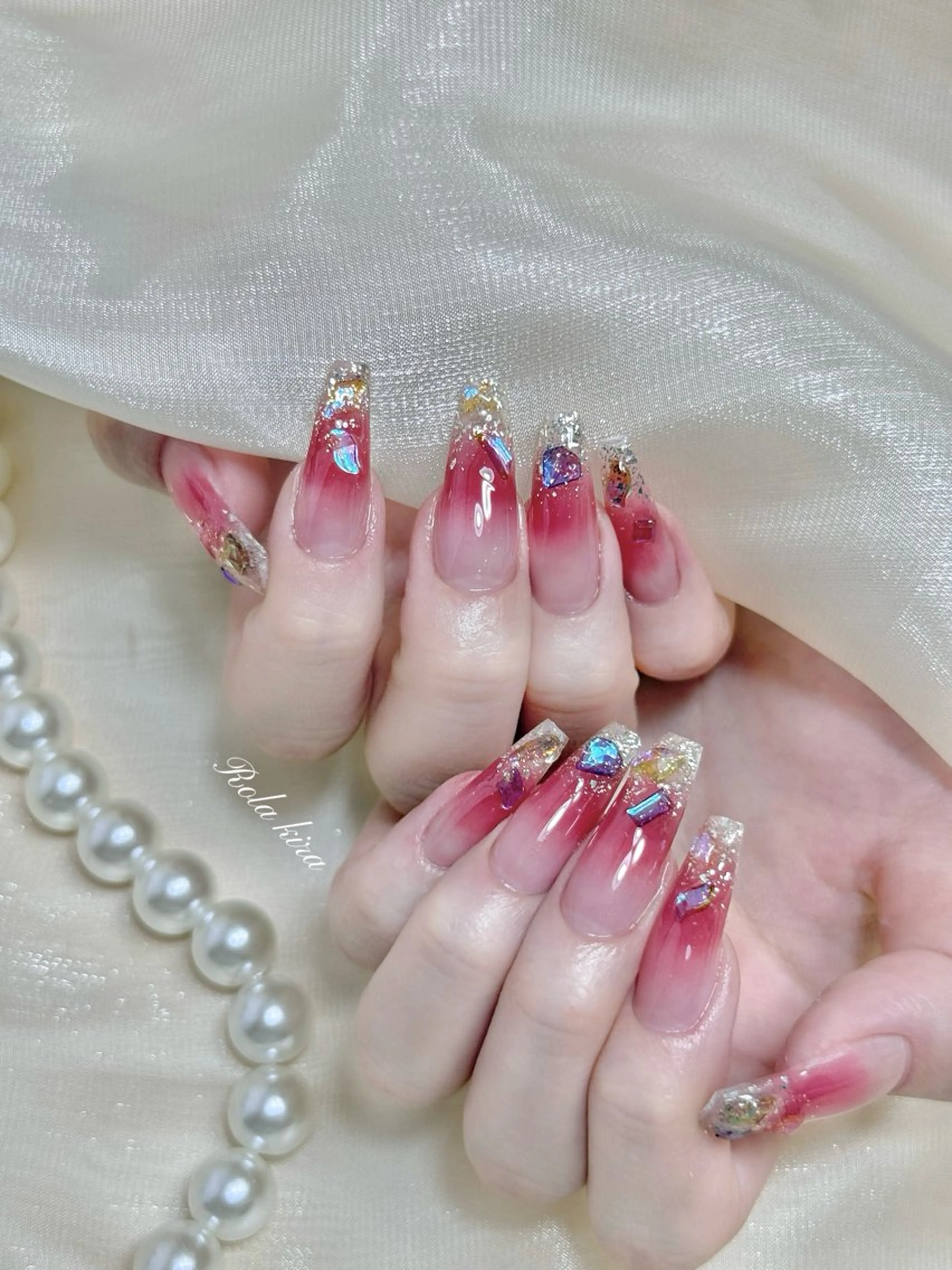 ロング 韓国風ヘア ハンドネイル Rola kira 麗のネイルデザイン