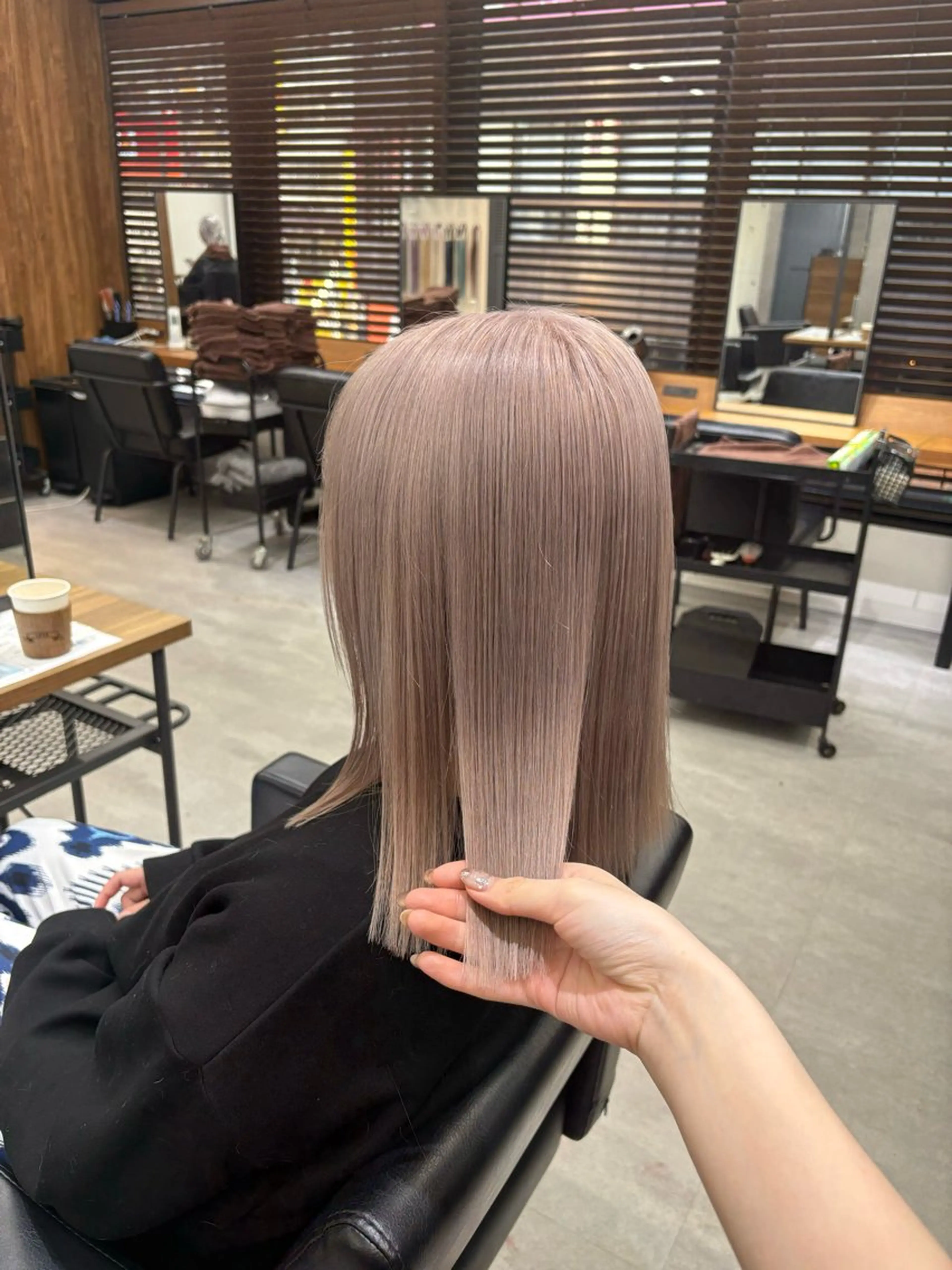 ショート カラー グレージュ カット ヘアカラー ENA💗NEXT /ハイトーンエクステのヘアスタイル