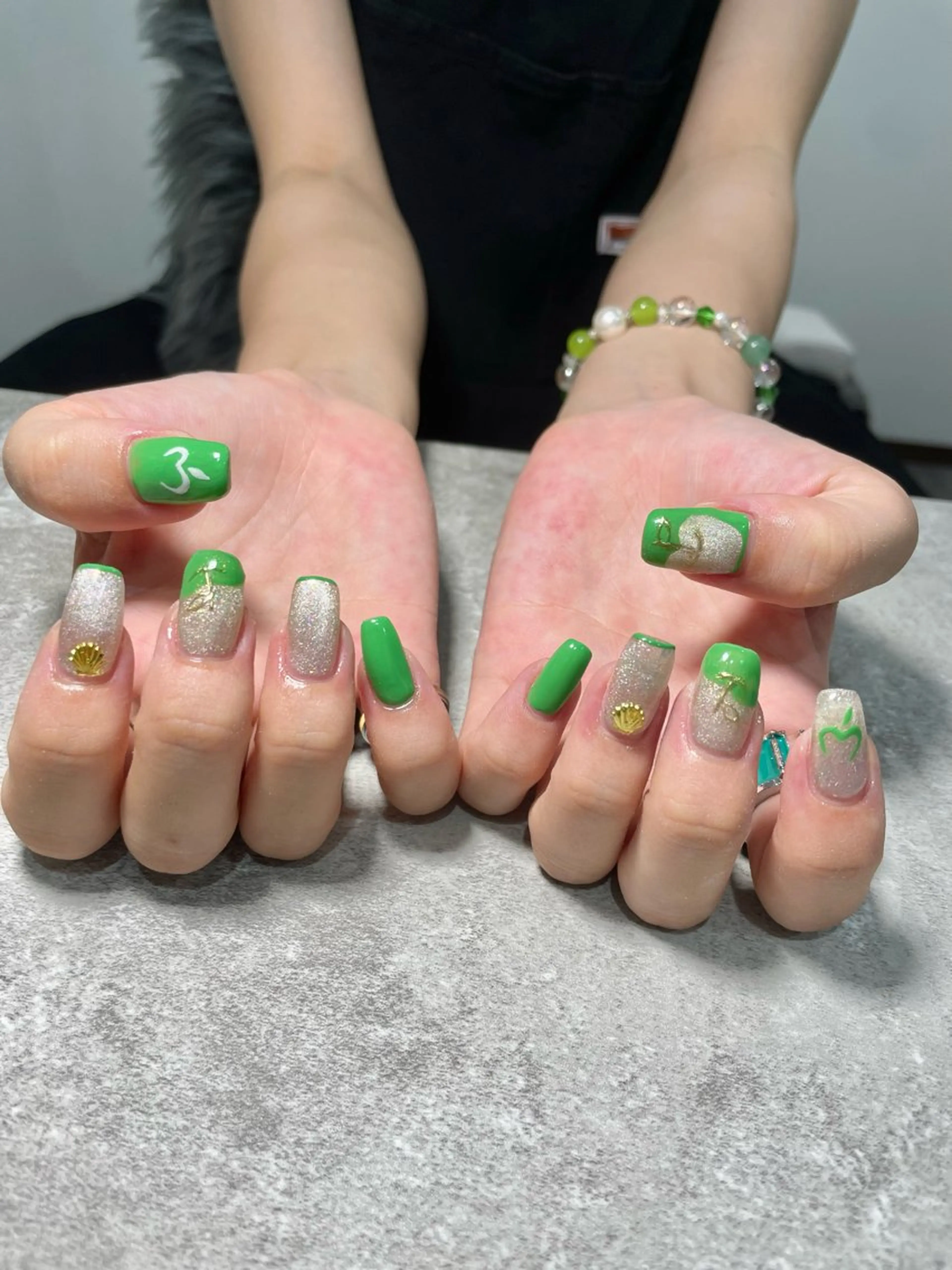 ネイル 持ち込み Raviliss ♡のネイルデザイン