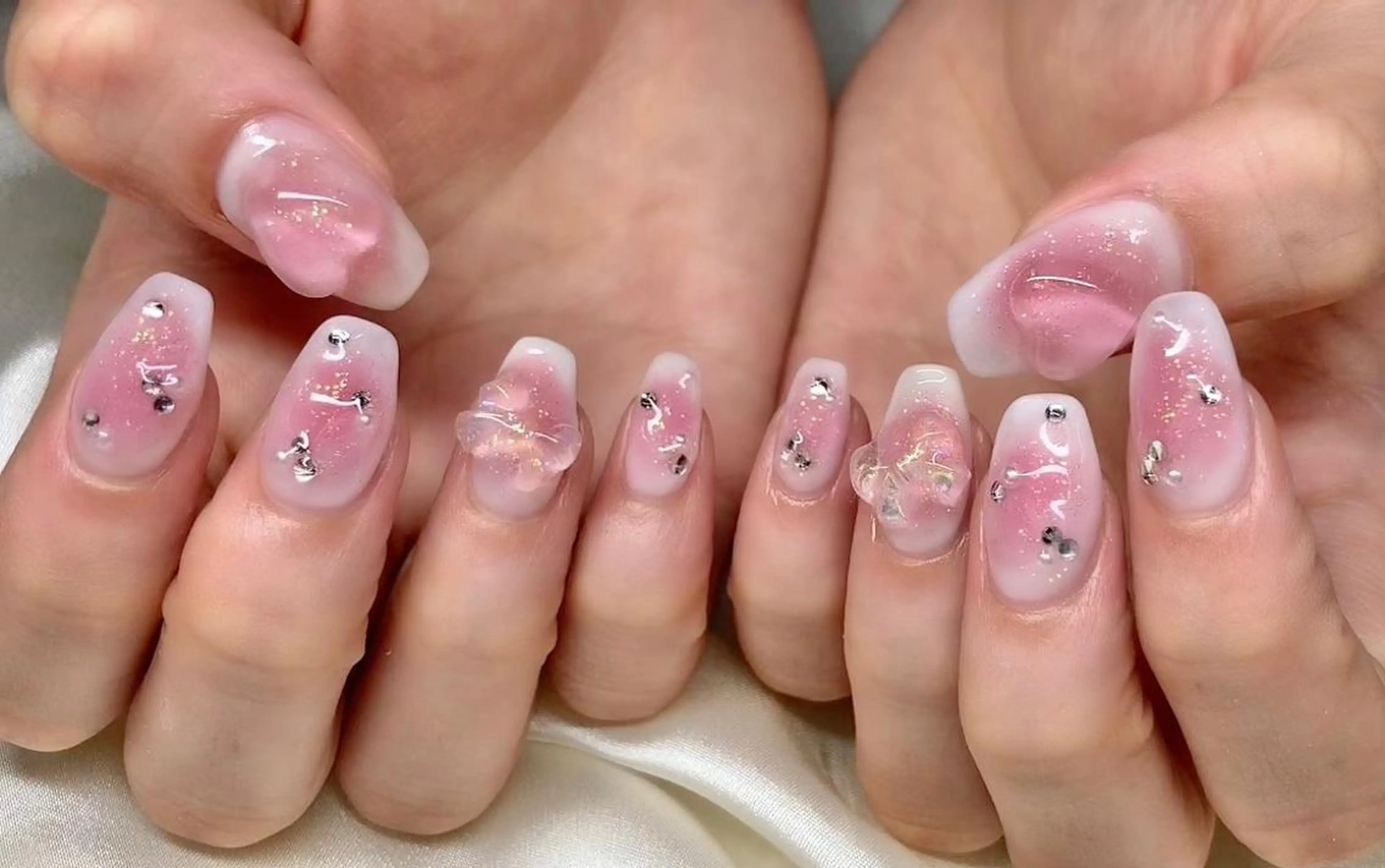 ネイル マツエク・マツパ アイブロウ 韓国風マツエク パリジェンヌラッシュリフト まつげパーマ ワンホンマツエク チークネイル ハンドネイル Nail&eye Belire 新宿のネイルデザイン