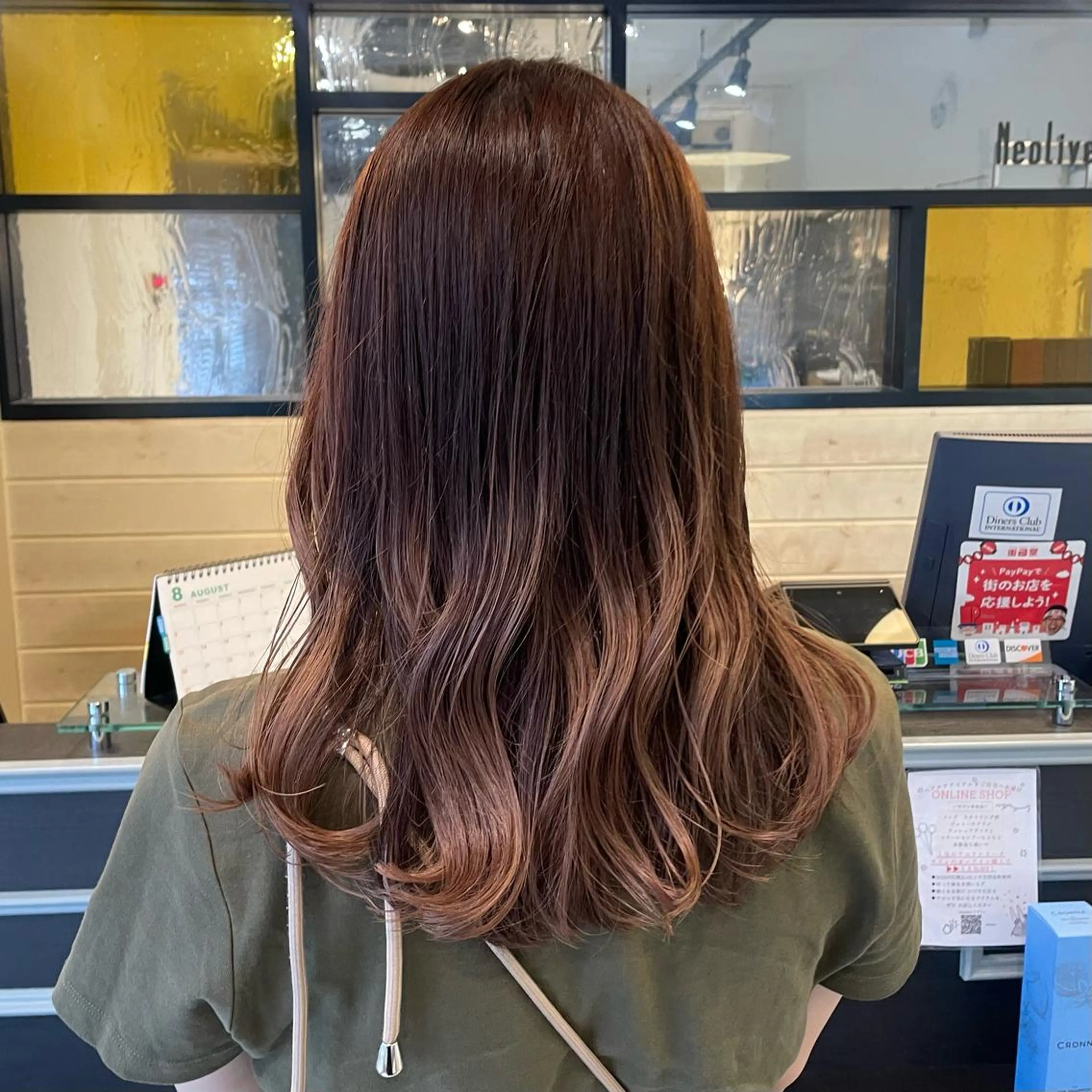 セミロング カラー スナコザワ レナのヘアスタイル