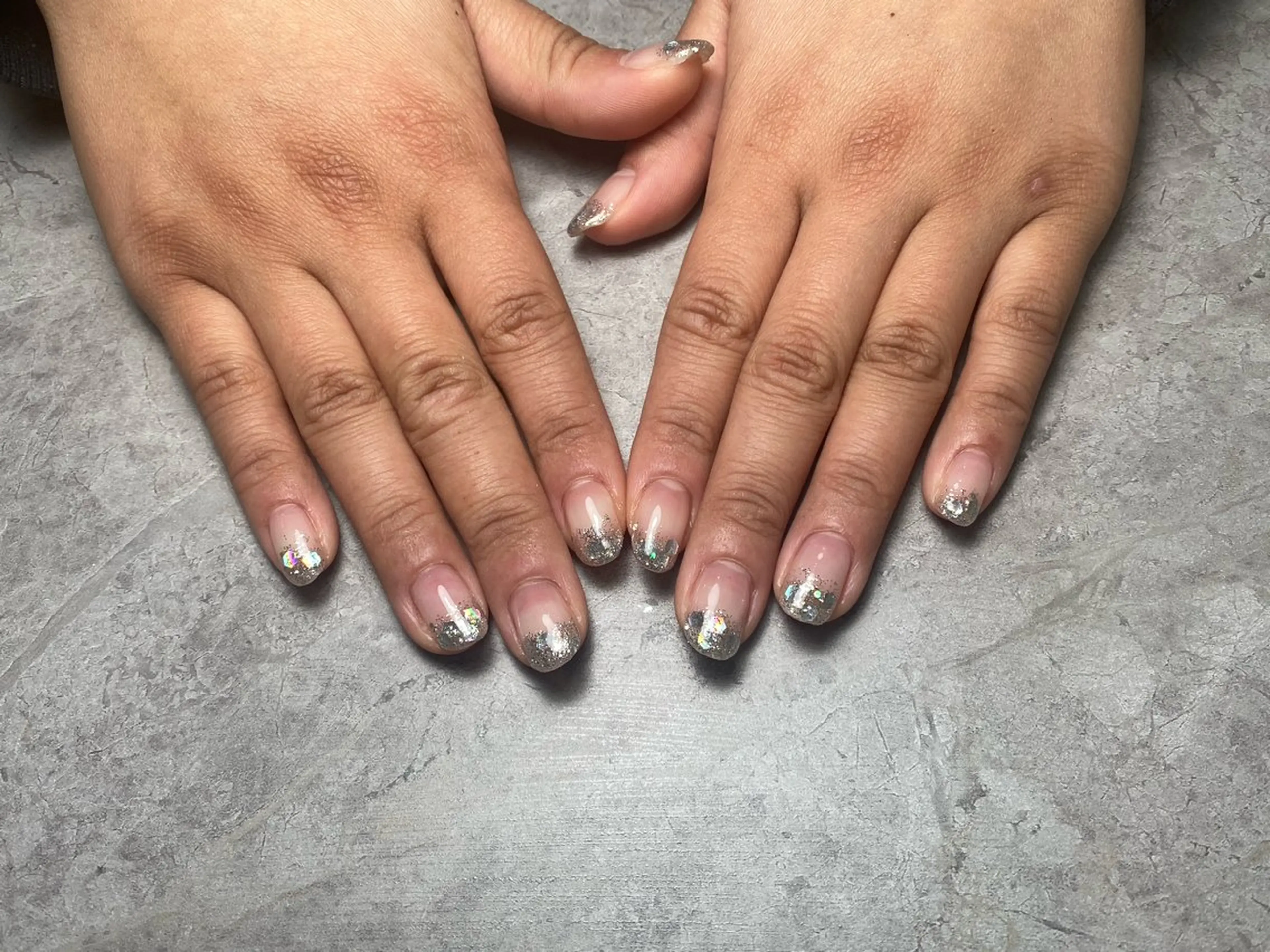 ネイル シルバー popo-nail所属・個性派/ちゅるん/ モチ好評◎｜MIKIのネイルデザイン