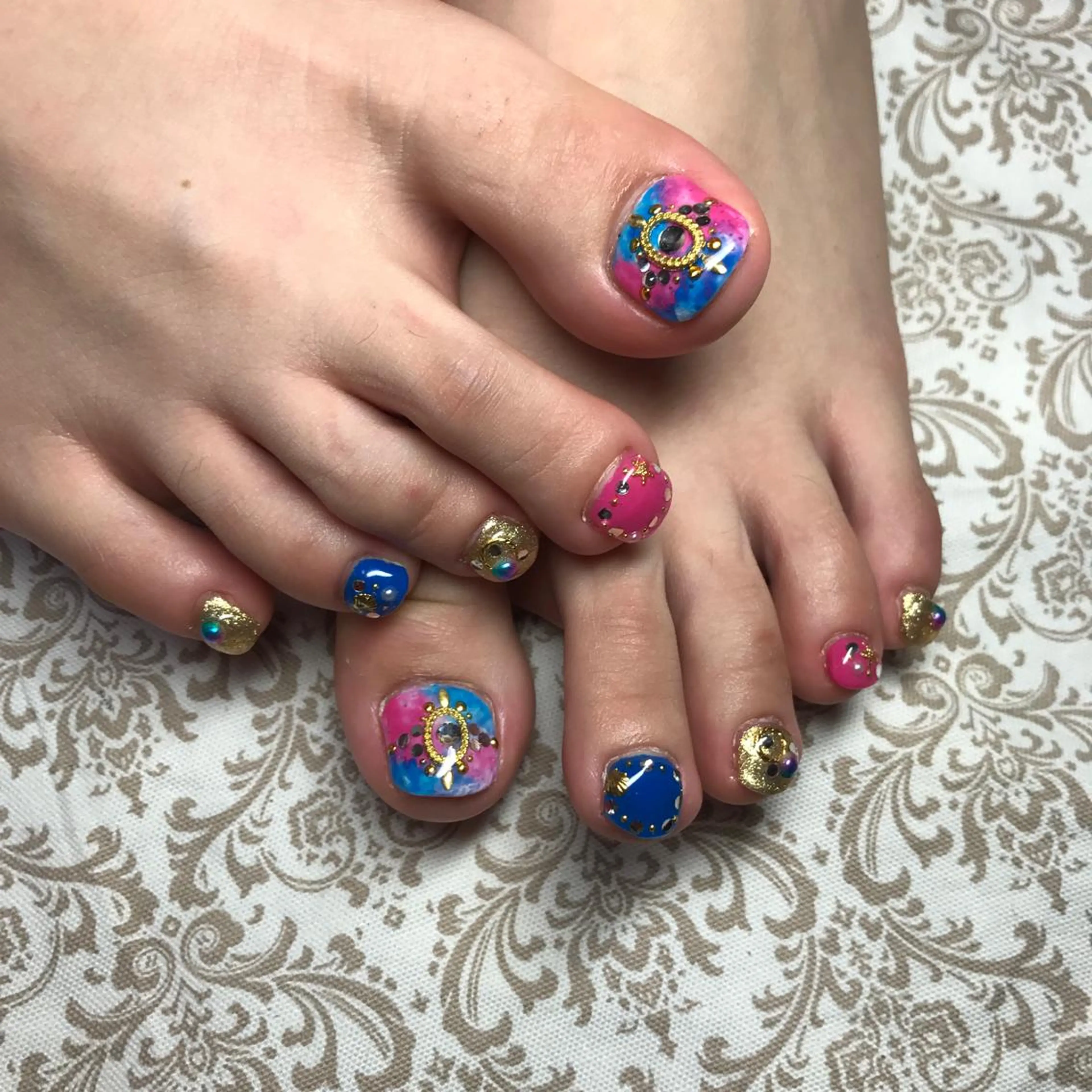 ネイル アートネイル ブルー フットネイル ピンク COCO +のエステ・リラクイメージ