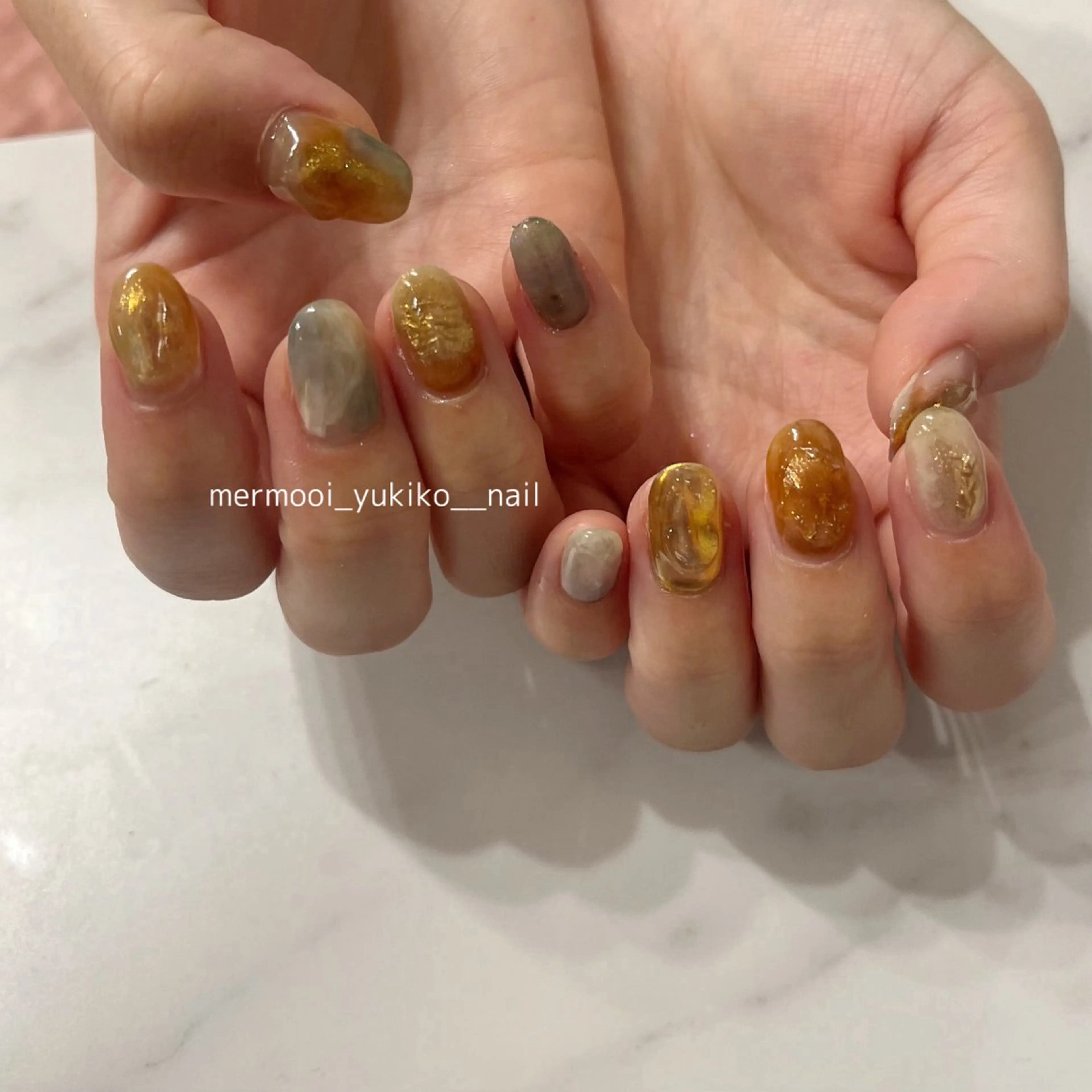 ネイル ミラーネイル ニュアンスネイル ぷっくりネイル ハンドネイル melumooi nailのネイルデザイン