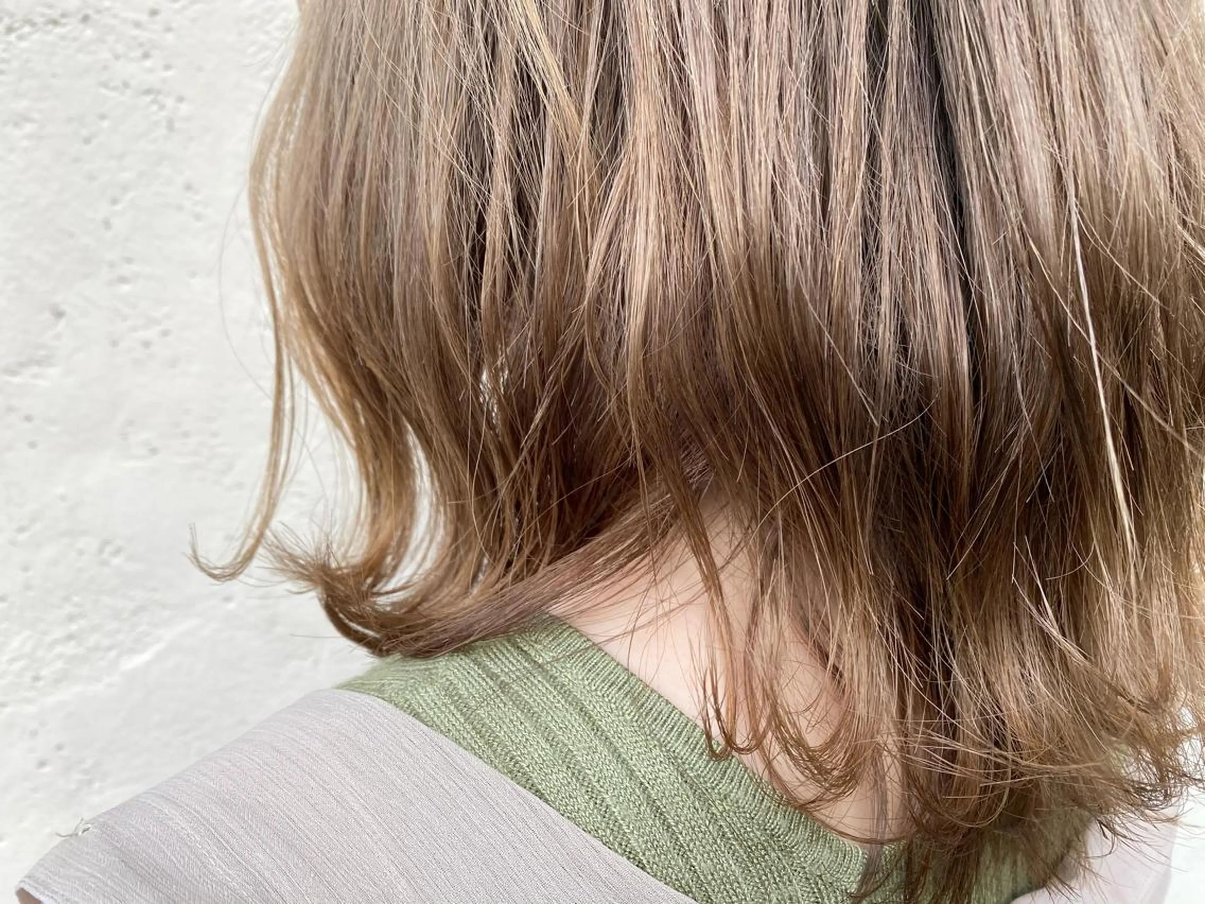 ミディアム M. YURIのヘアスタイル