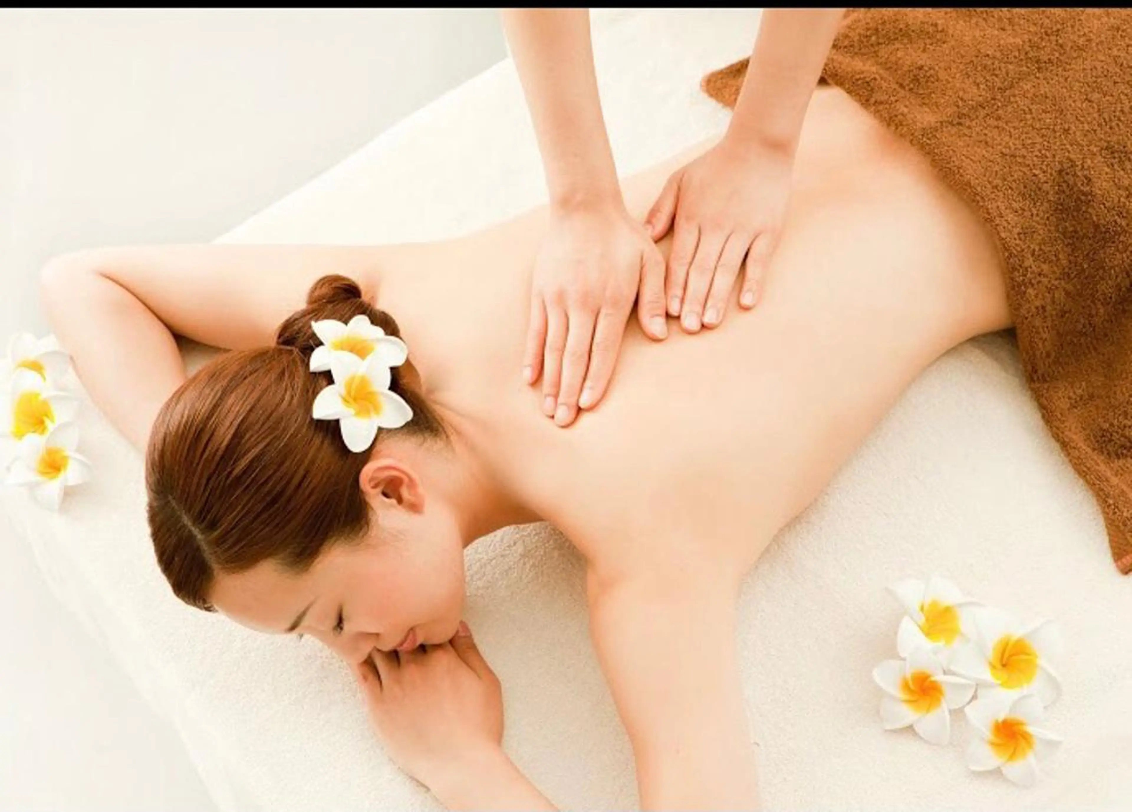 【全身アロマリンパ】辛い首肩こり撃退!頭、眼精疲労もに推奨 80分⇒ 6200円の写真