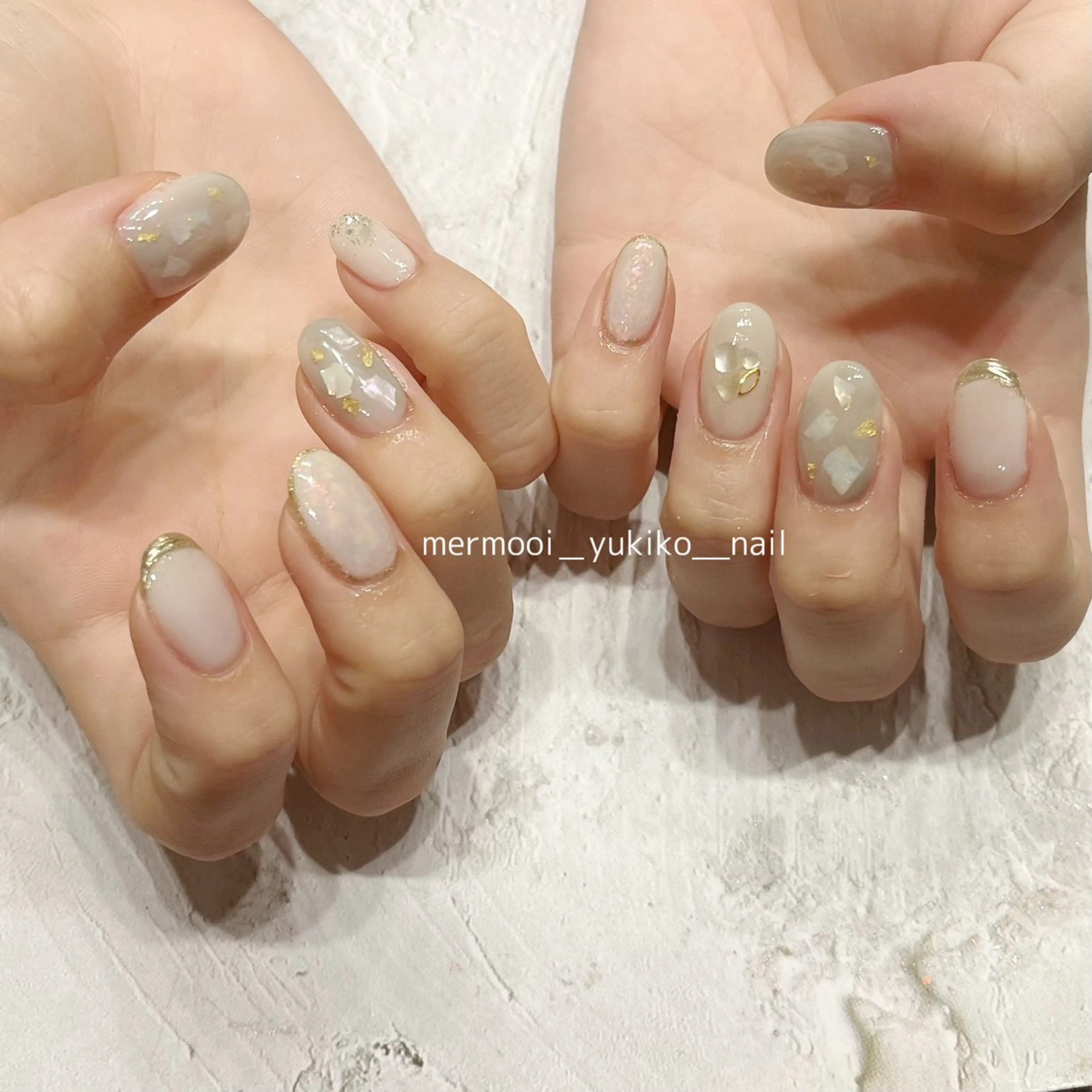 ネイル アートネイル オーロラネイル フレンチネイル ジェルネイル ゴールド melumooi nailのネイルデザイン