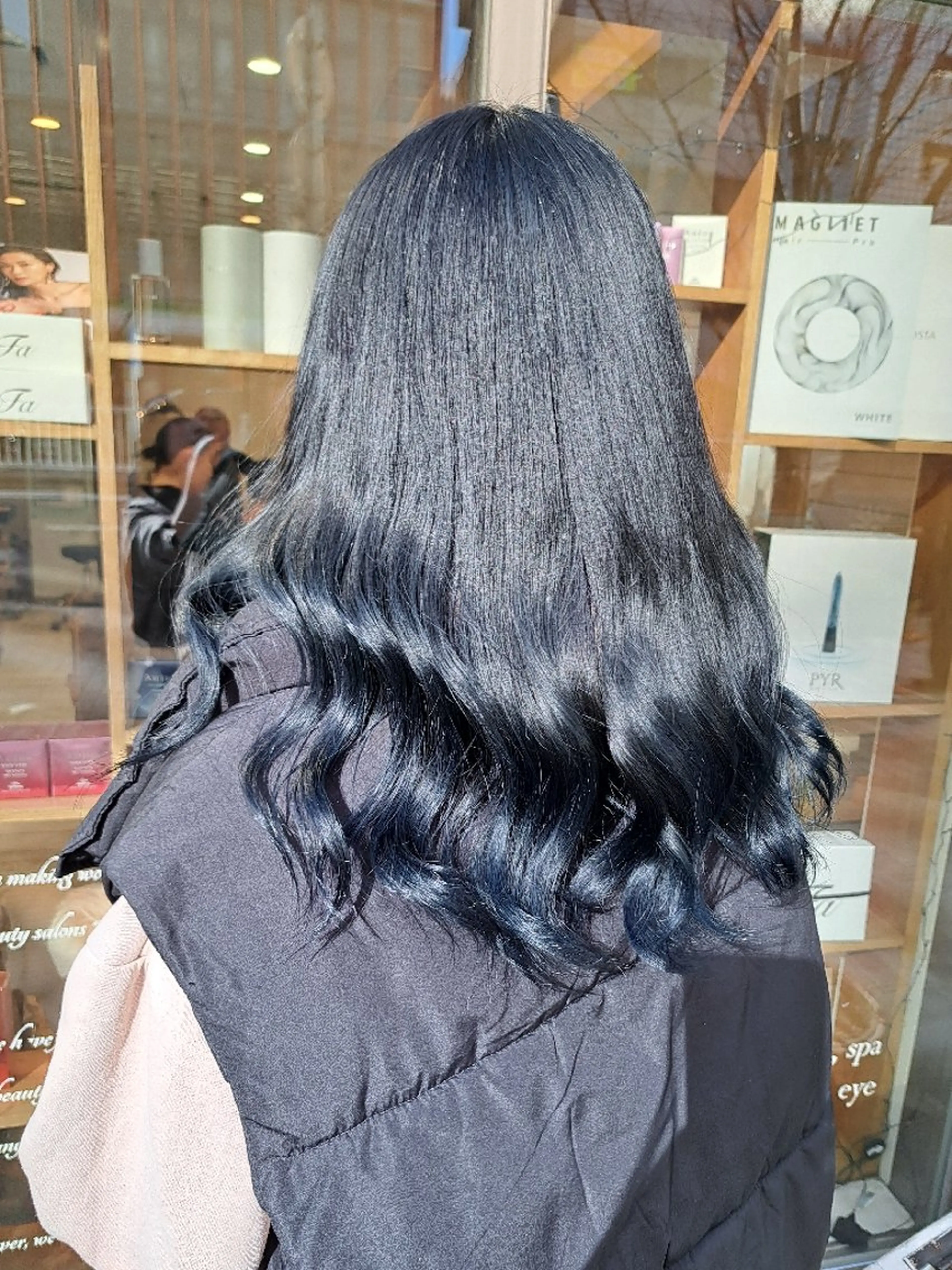 セミロング カラー 黒髪 ブリーチ ブルーカラー ブルーブラック ＭＩＹＵ/透明感 渋谷/ベージュカラーのヘアスタイル