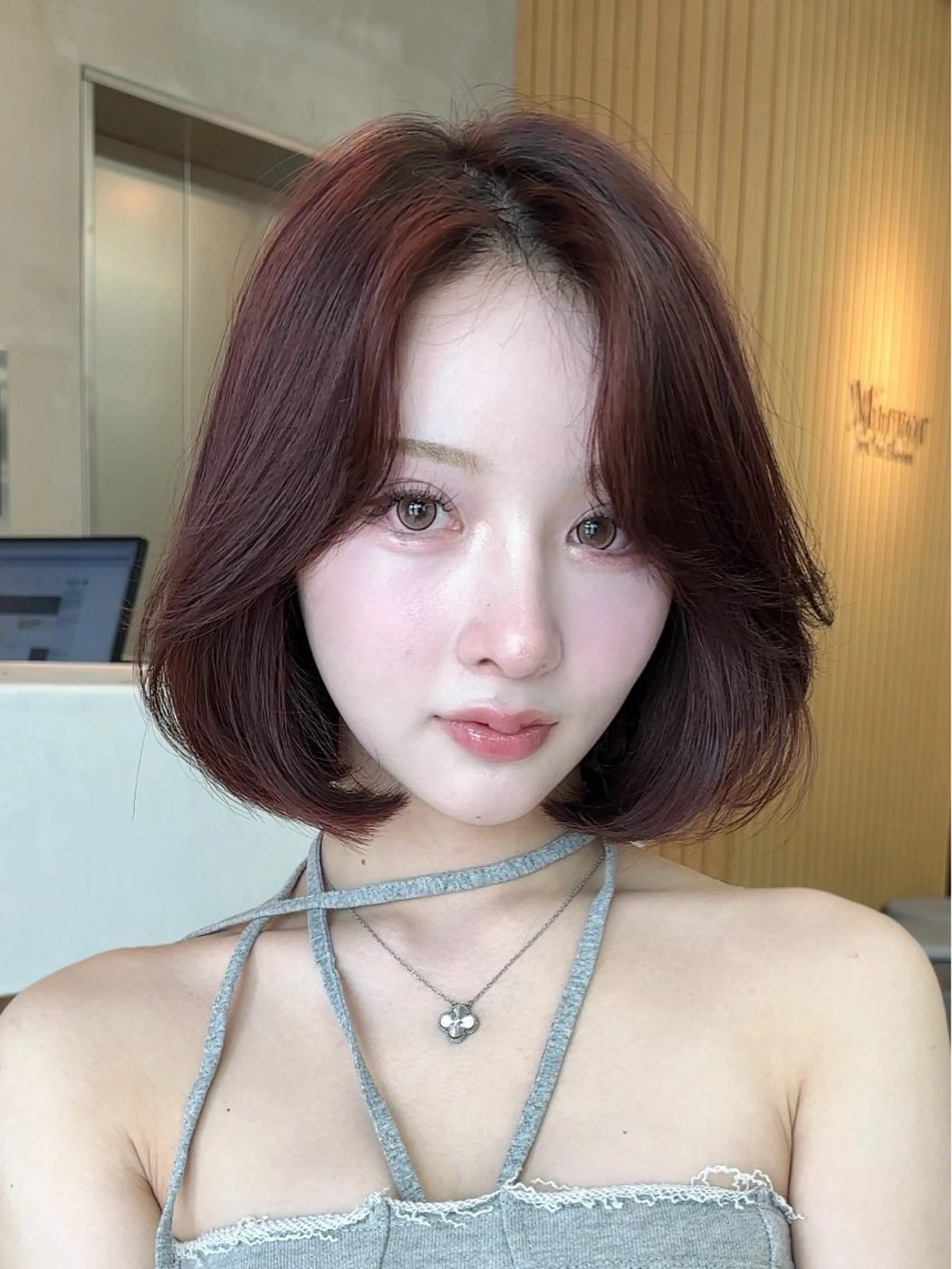 ミディアム カット ヘアカラー トリートメント かえ🩶韓国ボブ🎀 透明感カラー🥣のヘアスタイル