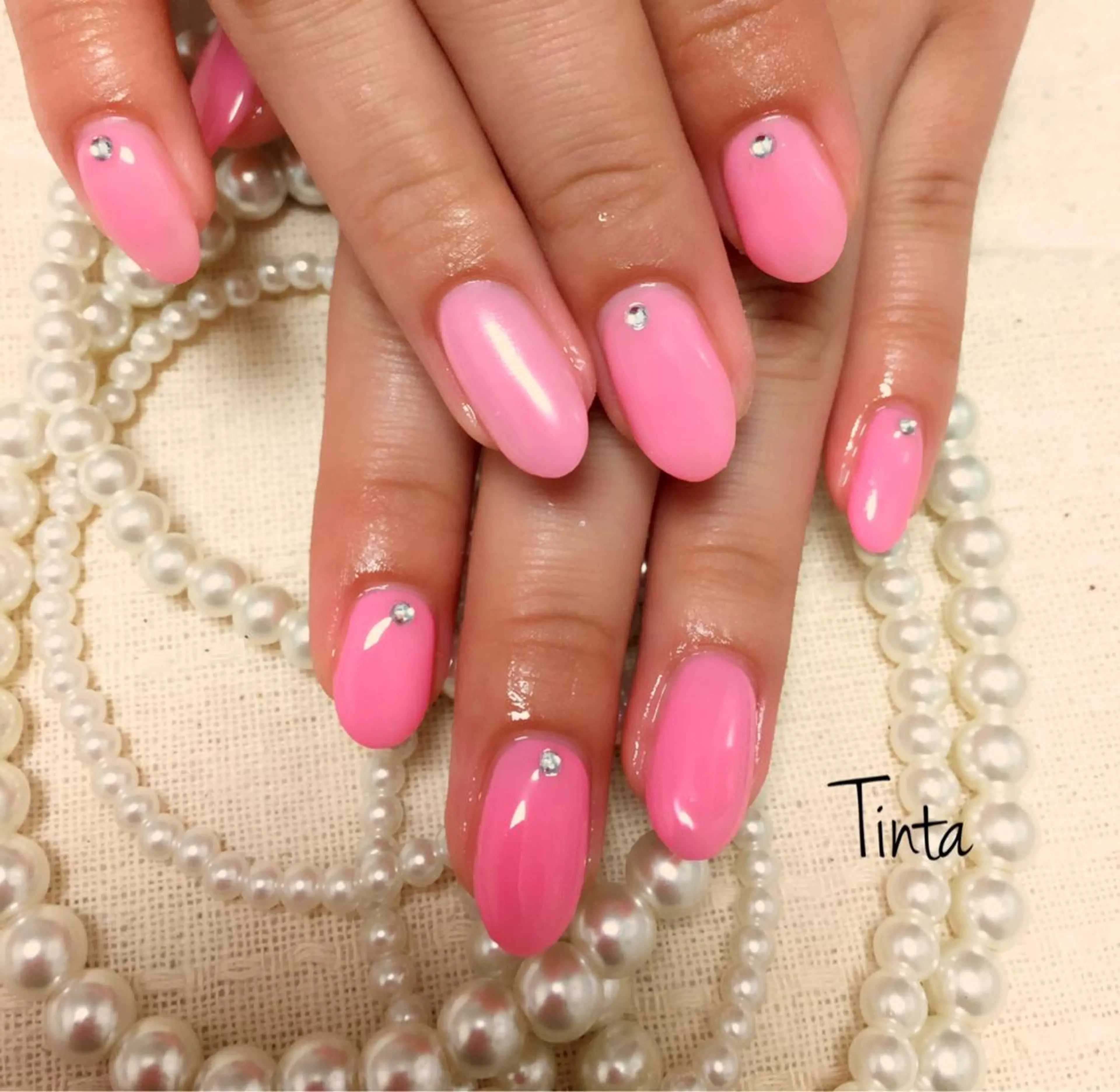 ネイル ワンカラーネイル ピンク ストーンネイル 馬場 典子のネイルデザイン