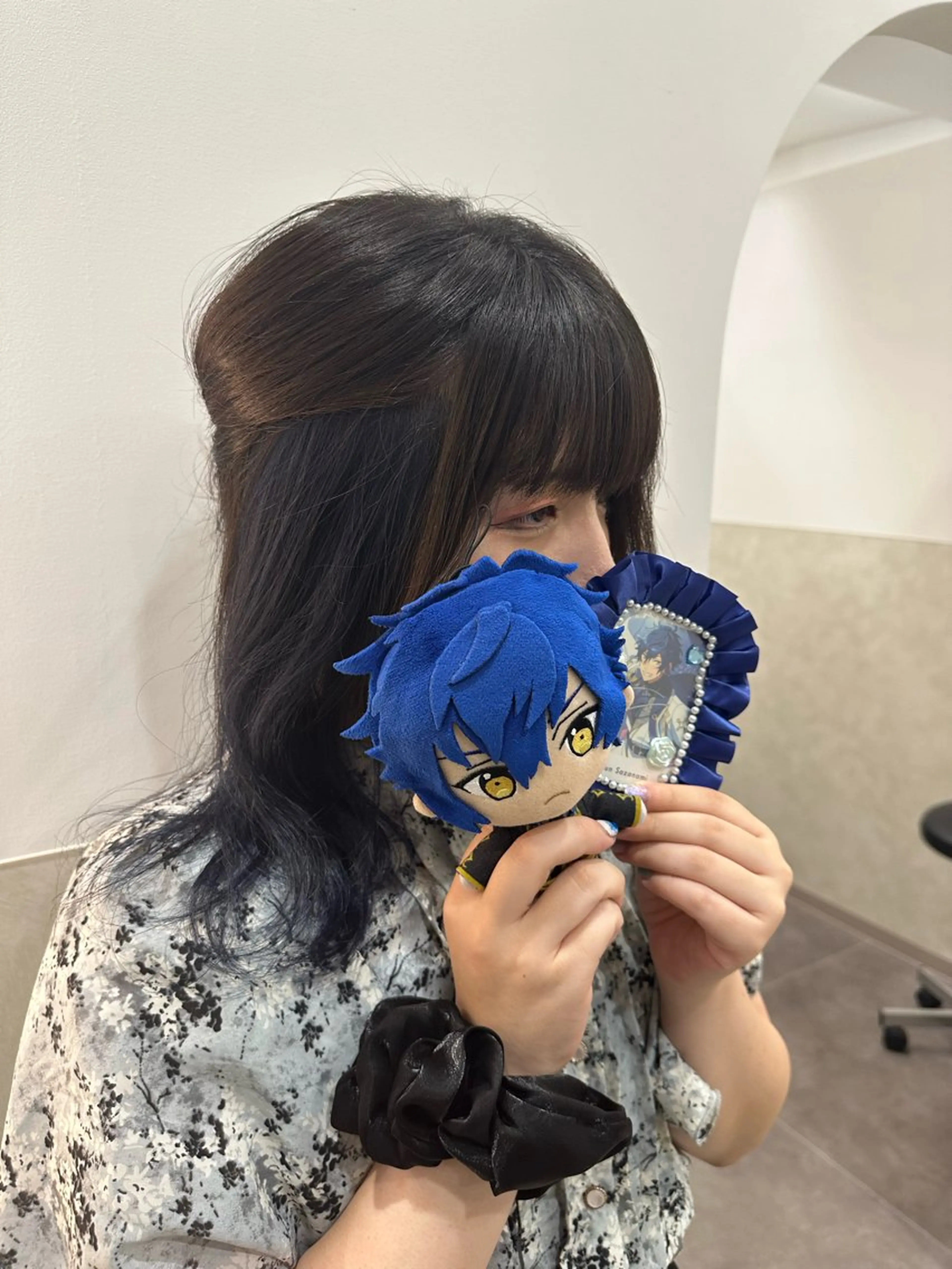 ミディアム カラー ブルーカラー インナーカラー ネイビーカラー あらげ 🌈推しカラー🌈ᵕのヘアスタイル