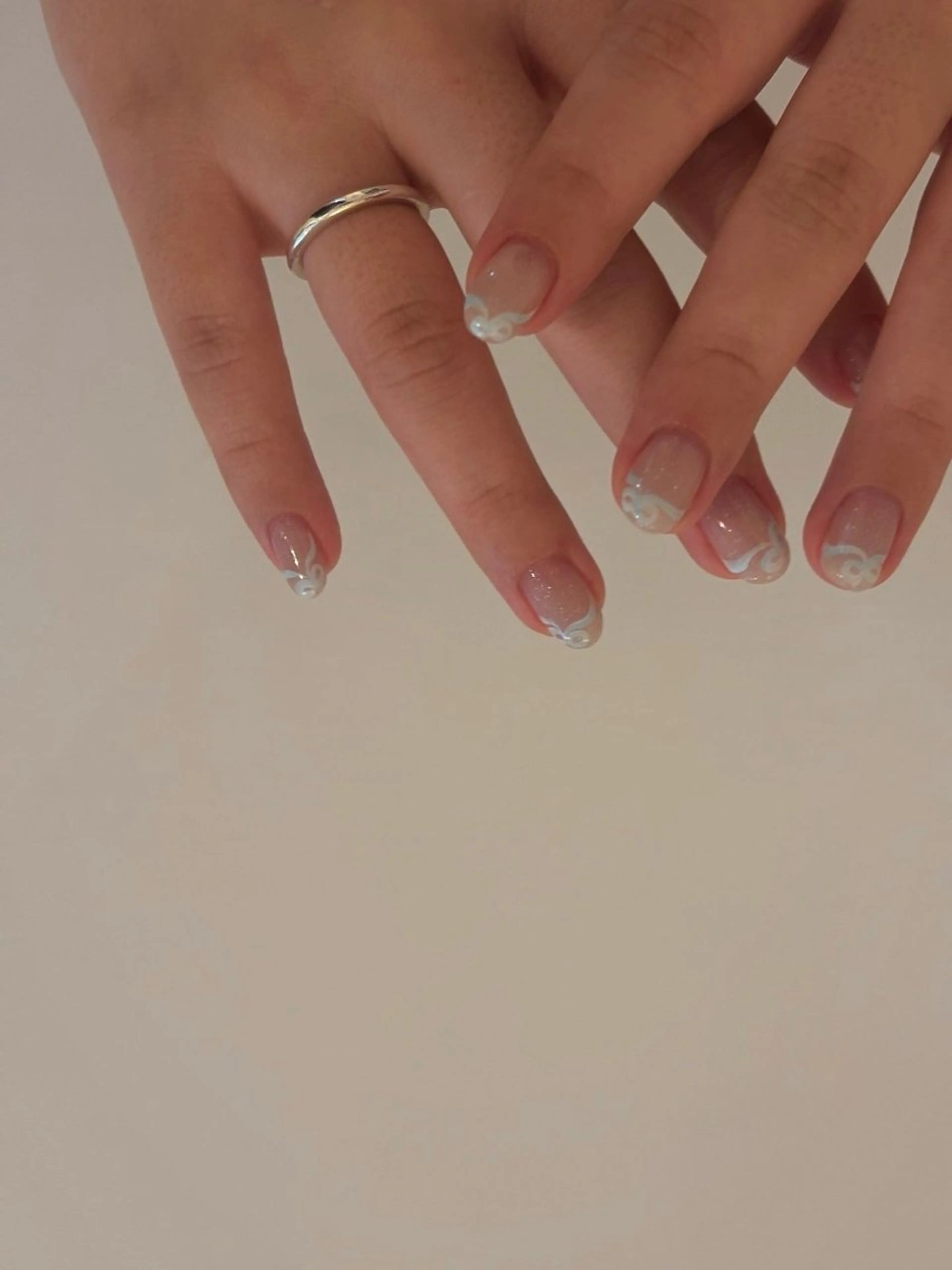 ネイル ブルー ラメ(グリッター) パステルネイル ピンク リボン ハンドネイル Elio所属・Elio 国泰寺のネイルデザイン