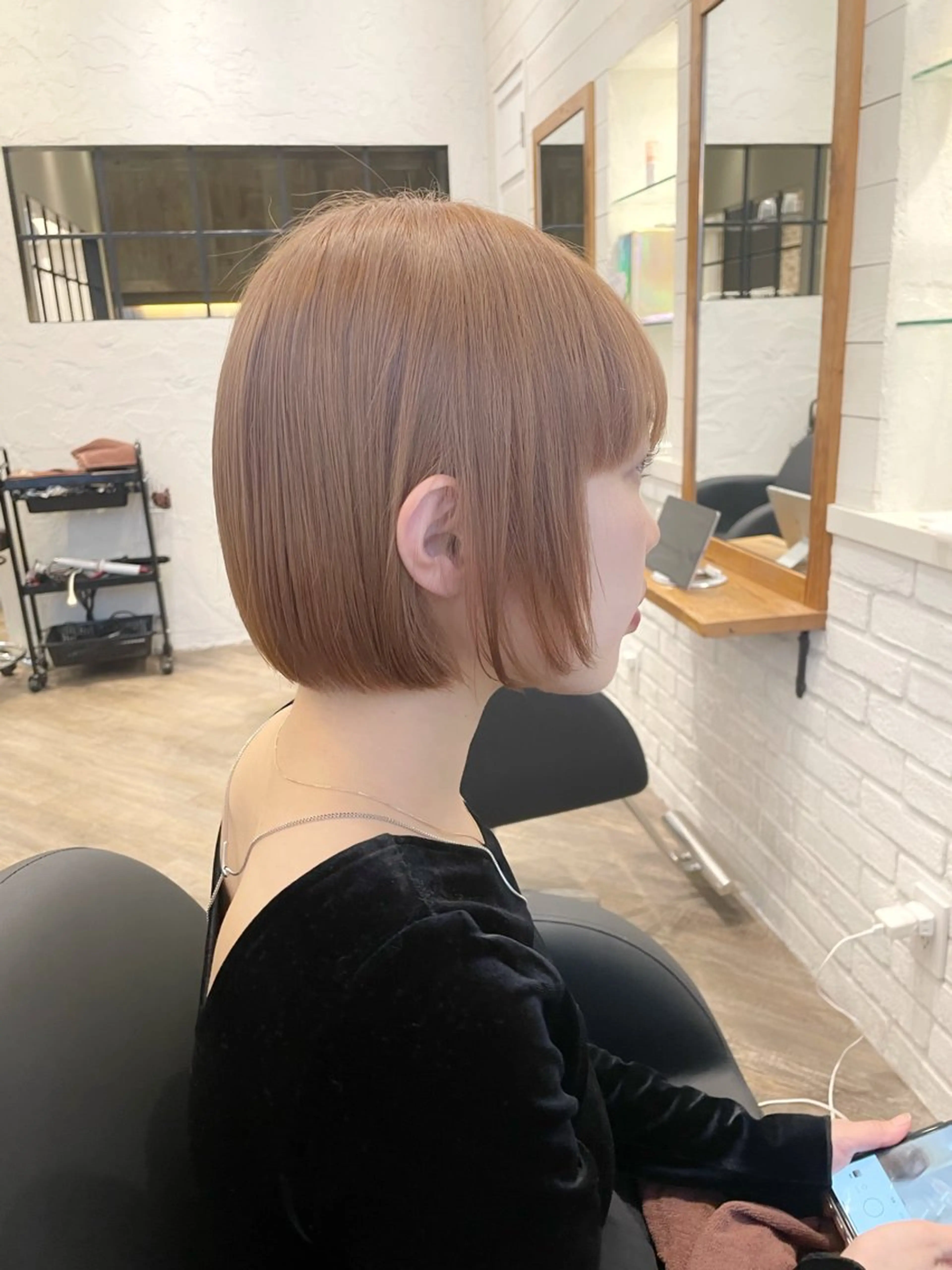 ショート カラー ベージュカラー ブリーチ ダブルカラー ハイトーンカラー ミルクティーベージュ ヘアカラー トリートメント ヘアセット ✨透明感ケアカラー✨ 長野ゆきなのヘアスタイル