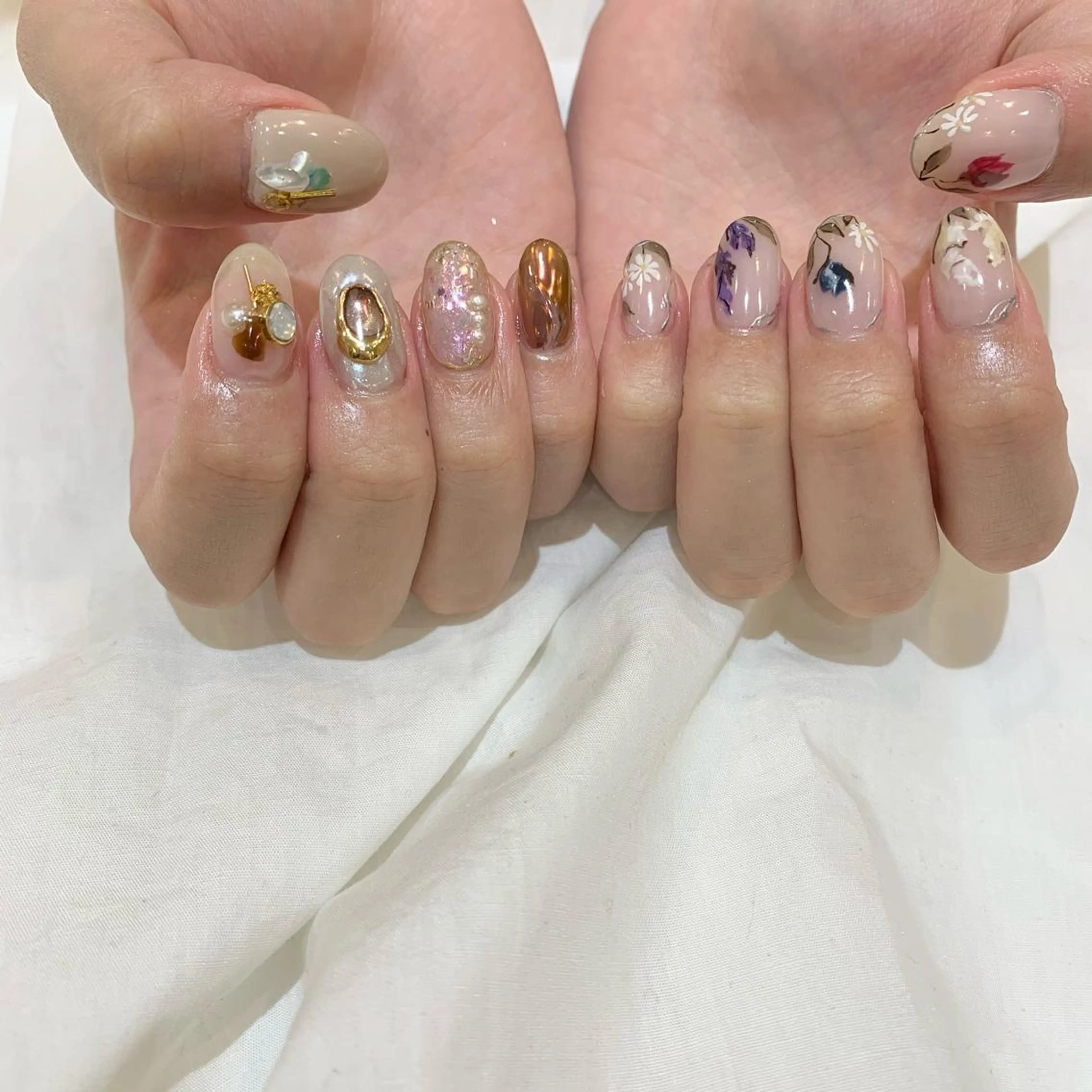 ネイル 藤原 胡桃のネイルデザイン