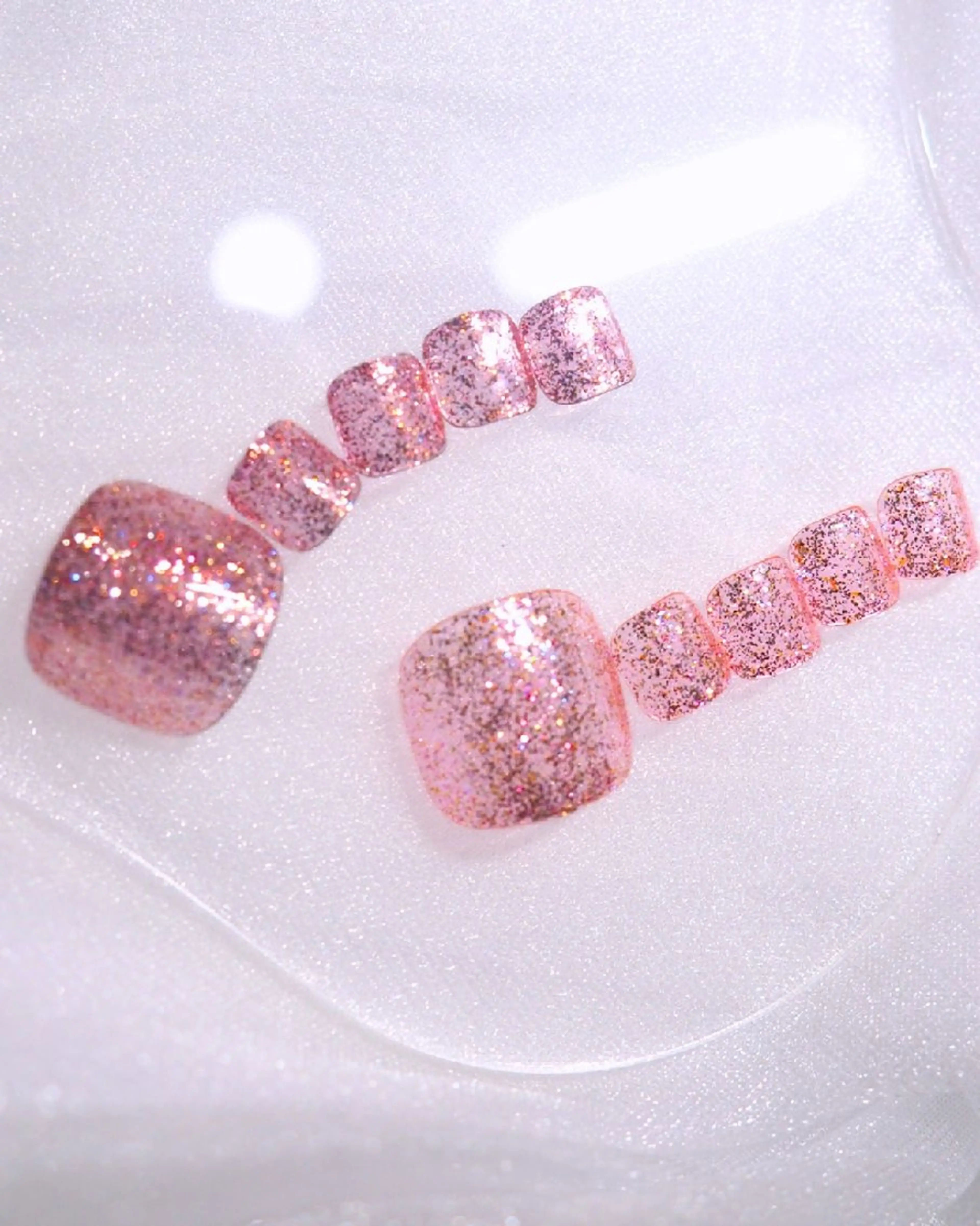 ネイル キラキラネイル フットネイル YUIKO _nail のネイルデザイン