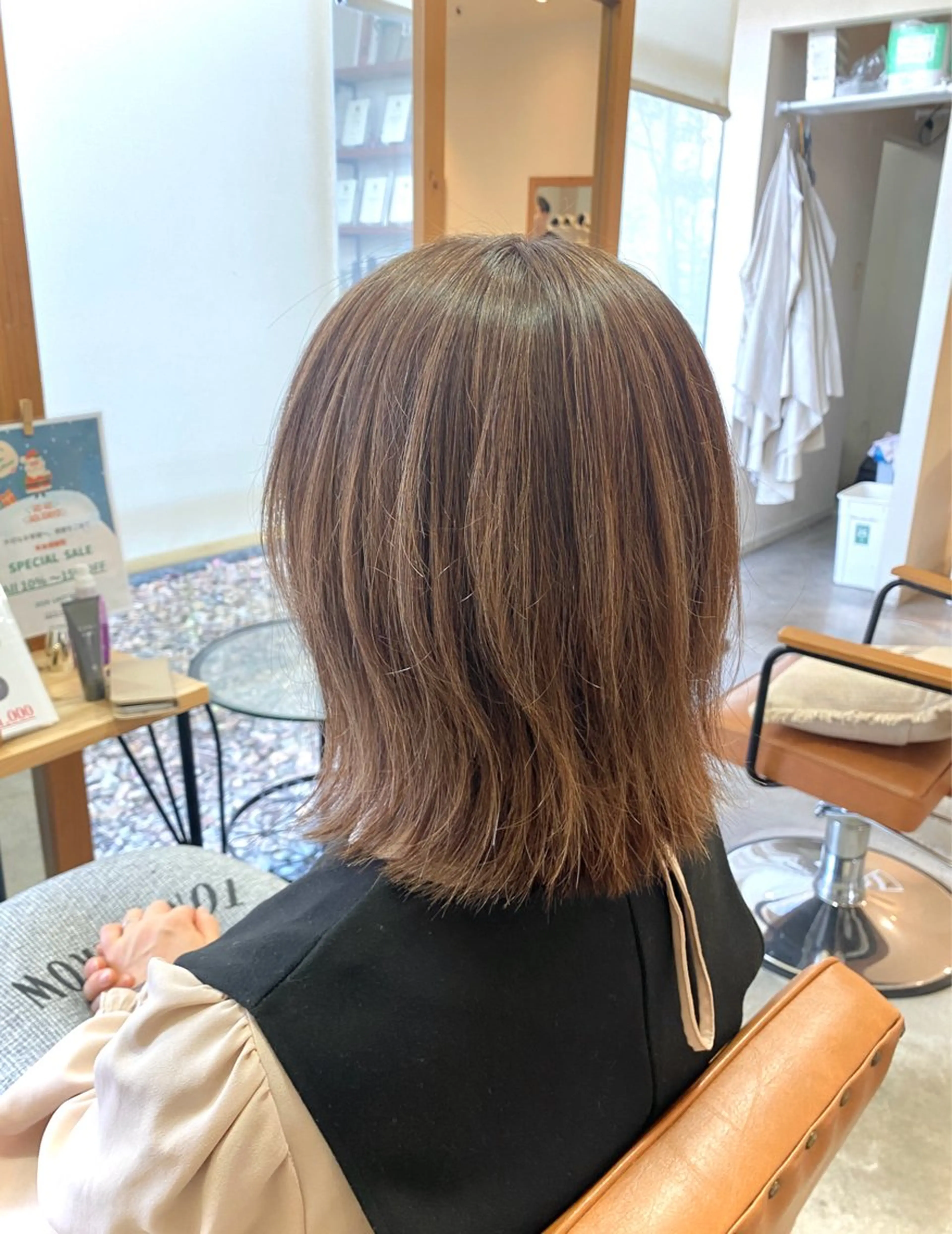 ミディアム カット ヘアカラー トリートメント 酸性ストレート/ブリ ーチなしWカラー河本のヘアスタイル