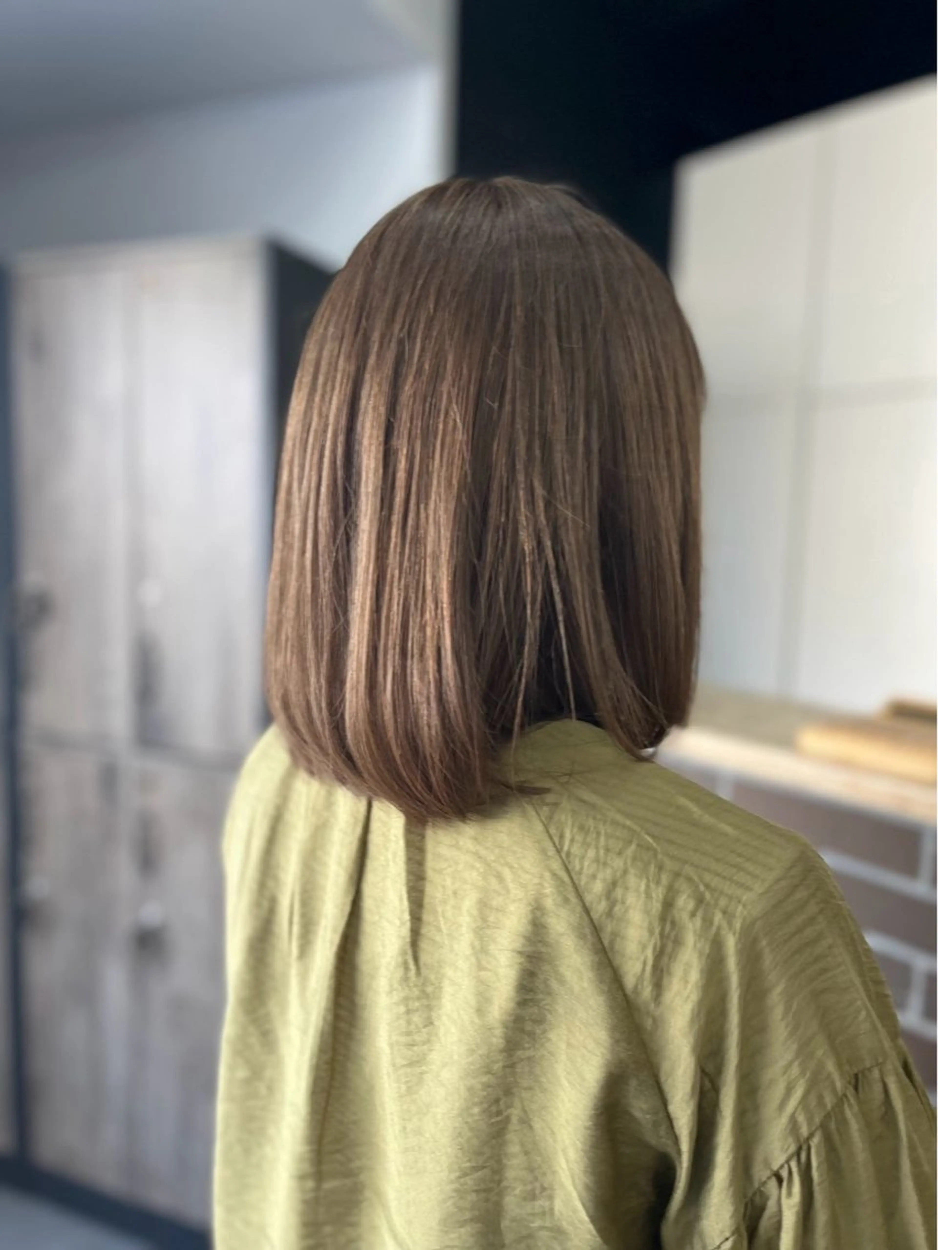 ミディアム カラー 新岡 萌乃のヘアスタイル