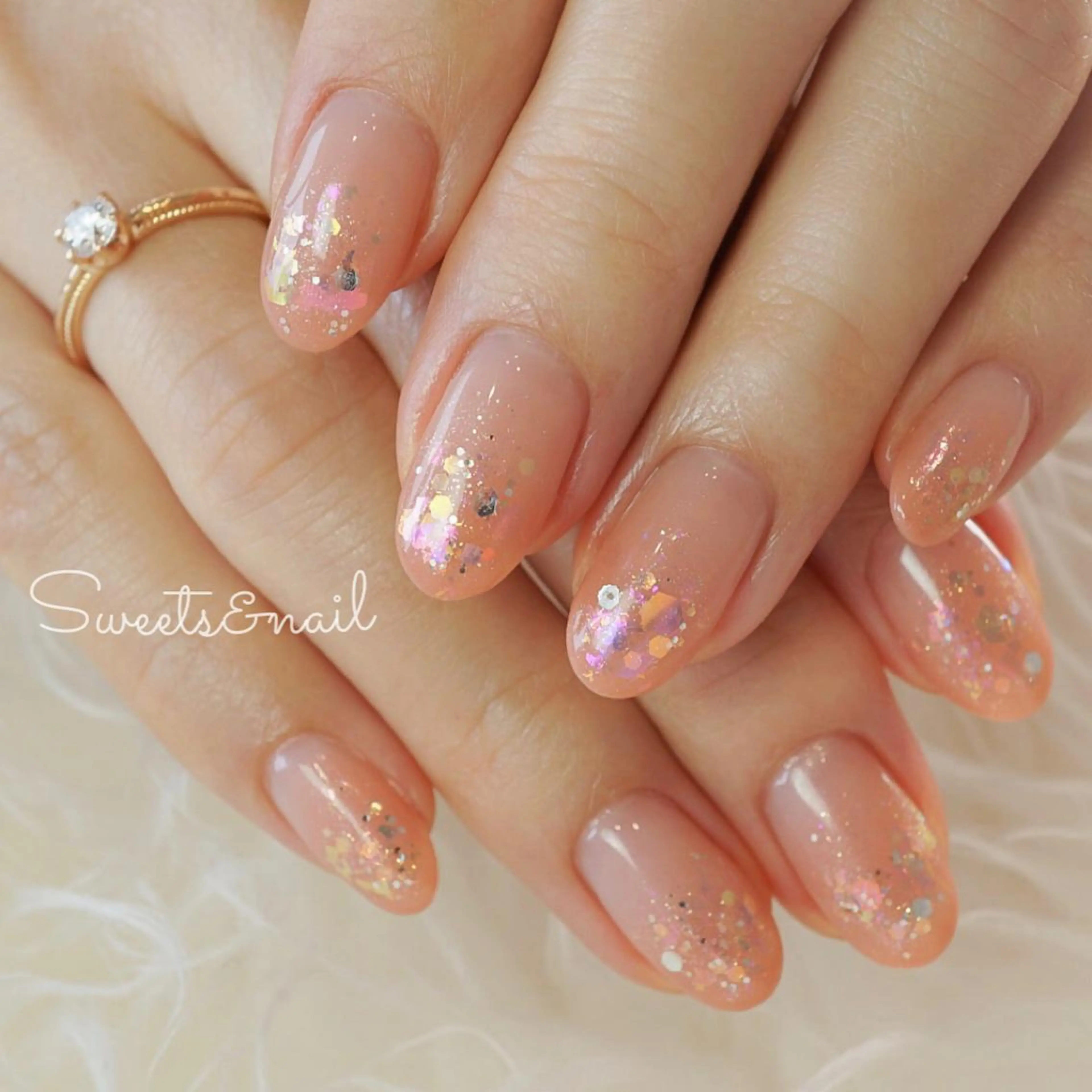 ネイル ジェルネイル グラデーション キラキラネイル ラメ(グリッター) オフィスネイル Sweets＆ nail みなこのネイルデザイン