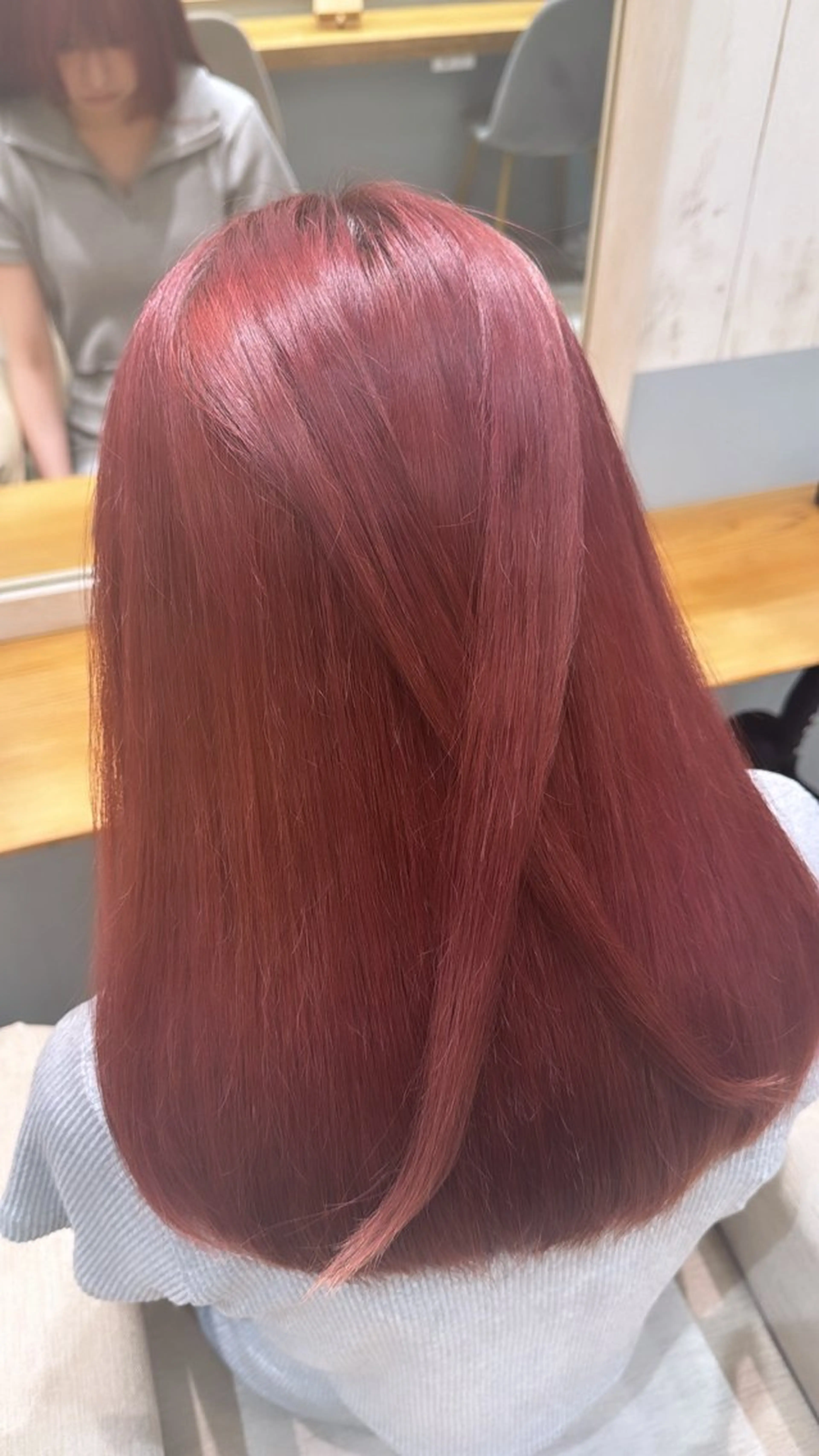 カラー ブリーチ 縮毛矯正 絶対垢抜けレイヤー/ 透明感カラーリョウヤのヘアスタイル