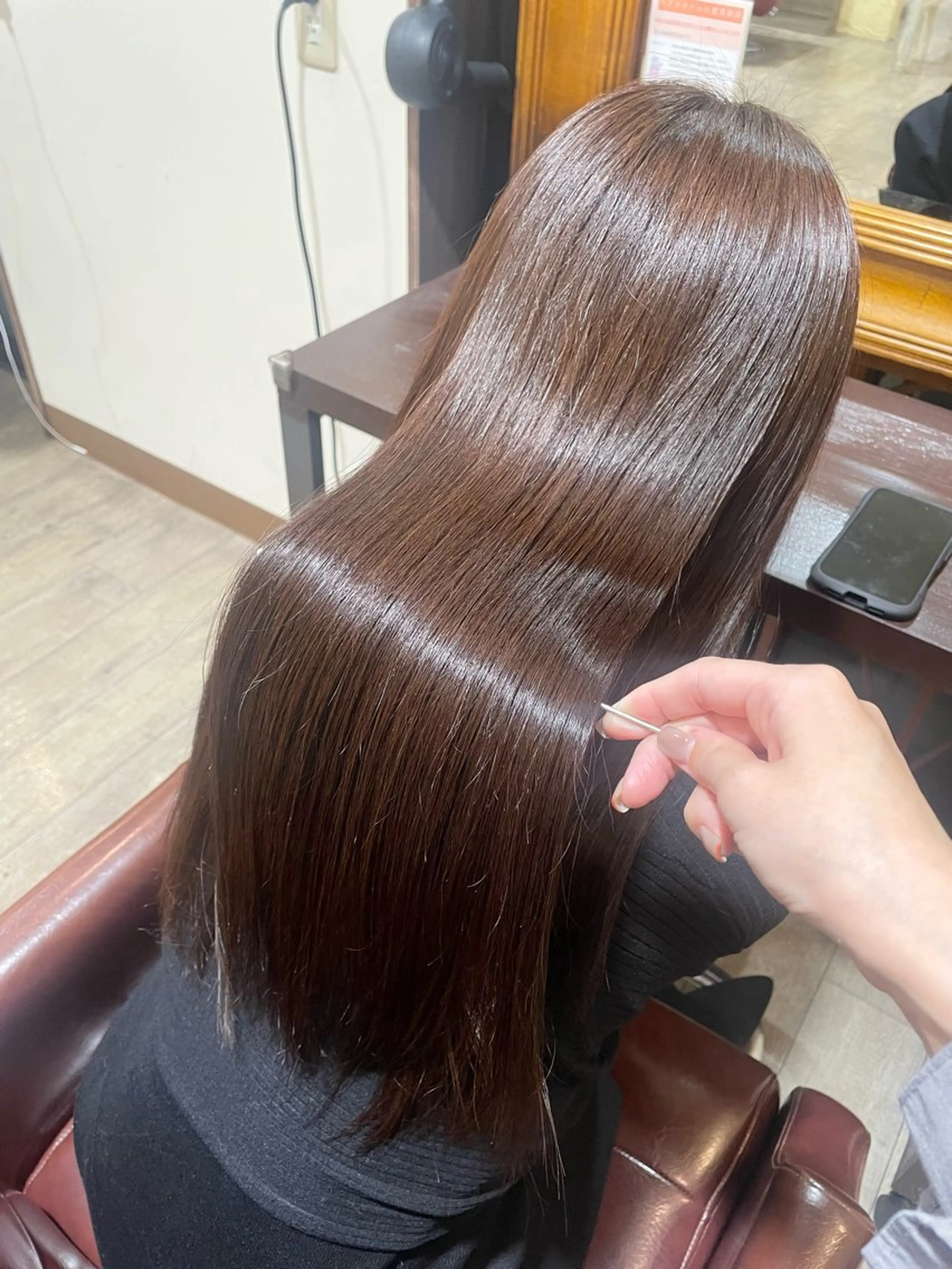 ロング 色落ちまで可愛い🩷 透明感🩵安江理緒のヘアスタイル