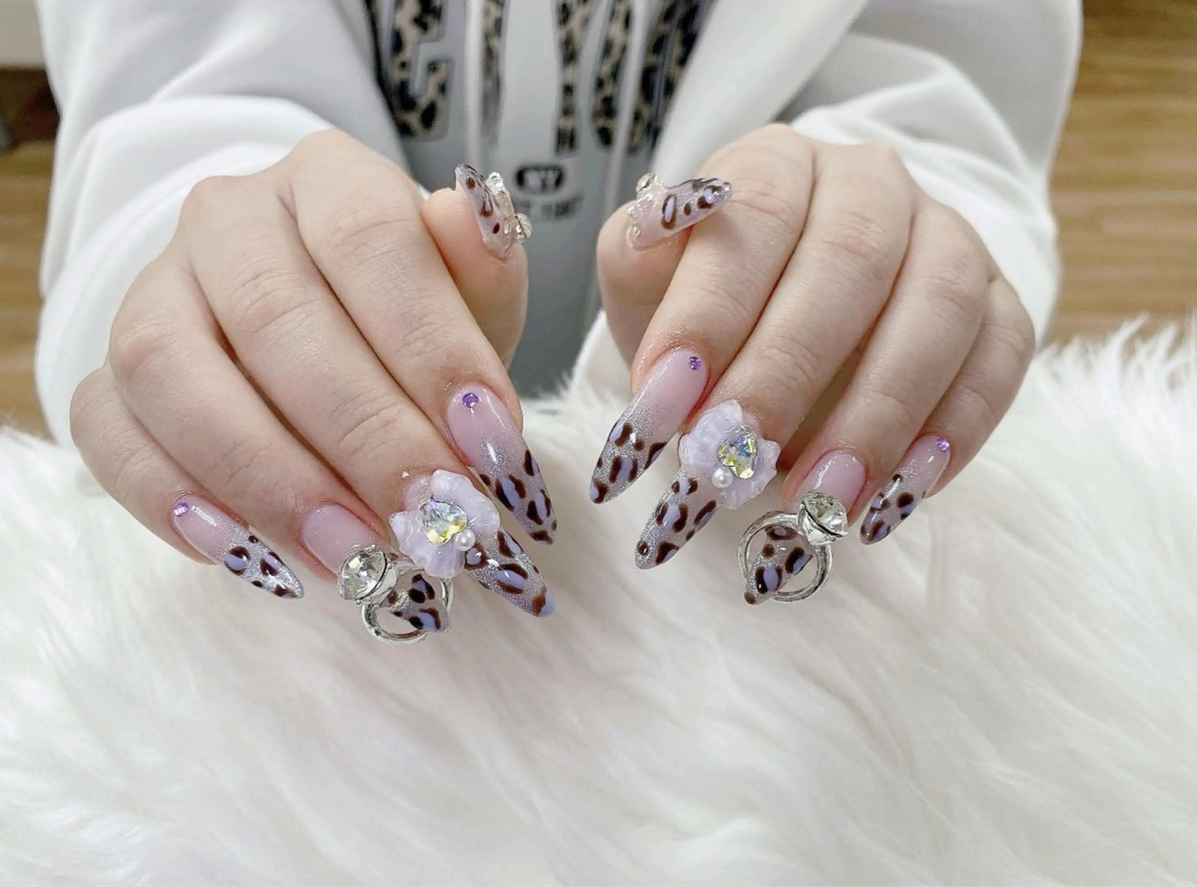 ネイル 成人式 フレンチネイル グラデーション 韓国ネイル マグネットネイル ハンドネイル Squen Nail 【持ち込みOK】のネイルデザイン