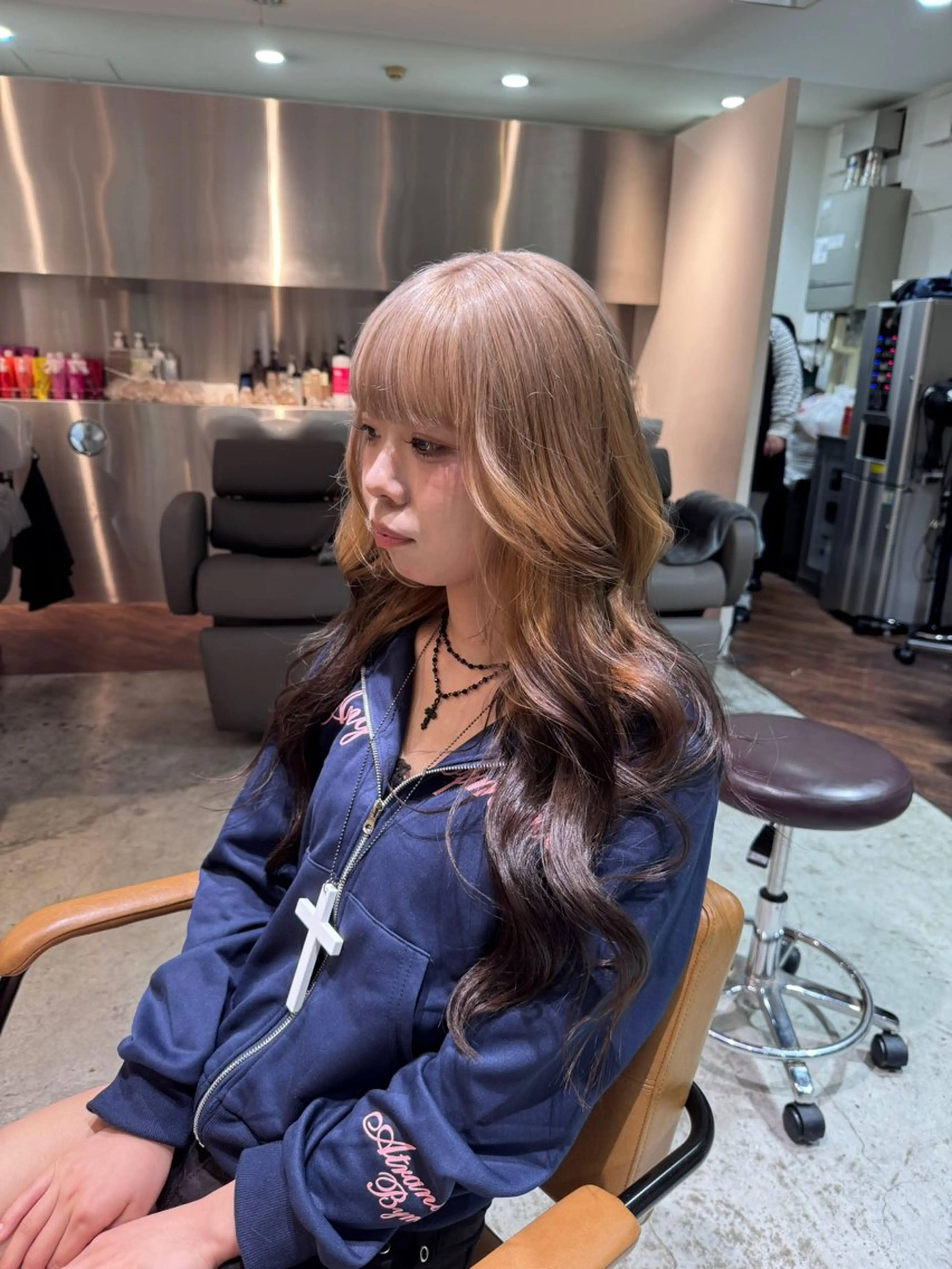 ロング カラー ベージュカラー ブリーチ ブラウンカラー デザインカラー ホワイトベージュ カット ヘアカラー トリートメント AVANCE.ens 広島袋町店ayuのヘアスタイル