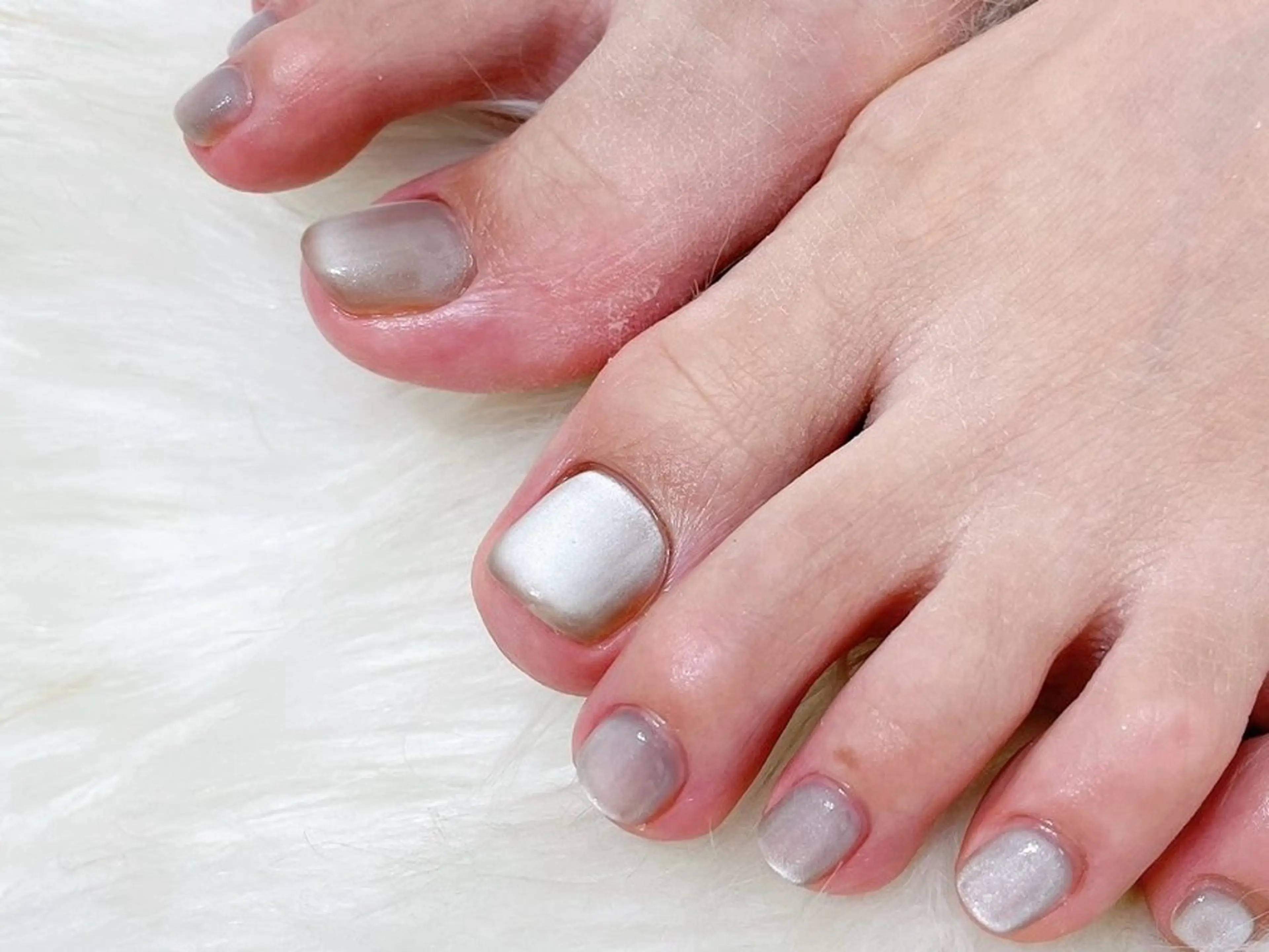 ネイル オーロラネイル フットネイル フレンチネイル ジェルネイル マグネットネイル kiki nail たまプラーザのネイルデザイン