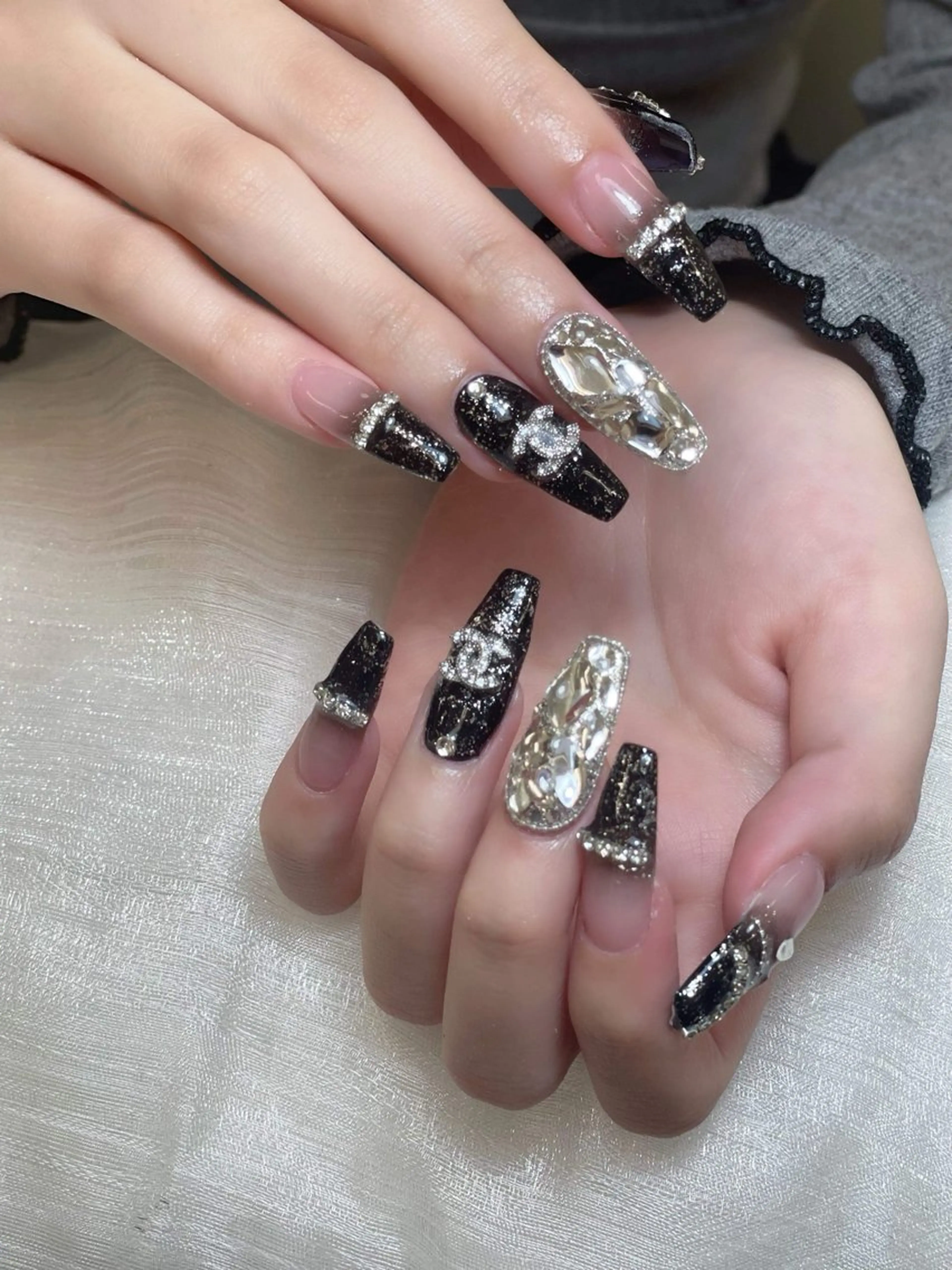 ネイル オーロラネイル クリアネイル フラッシュネイル ジェルネイル グラデーション ハンドネイル ZUZU AMEE NAILのネイルデザイン