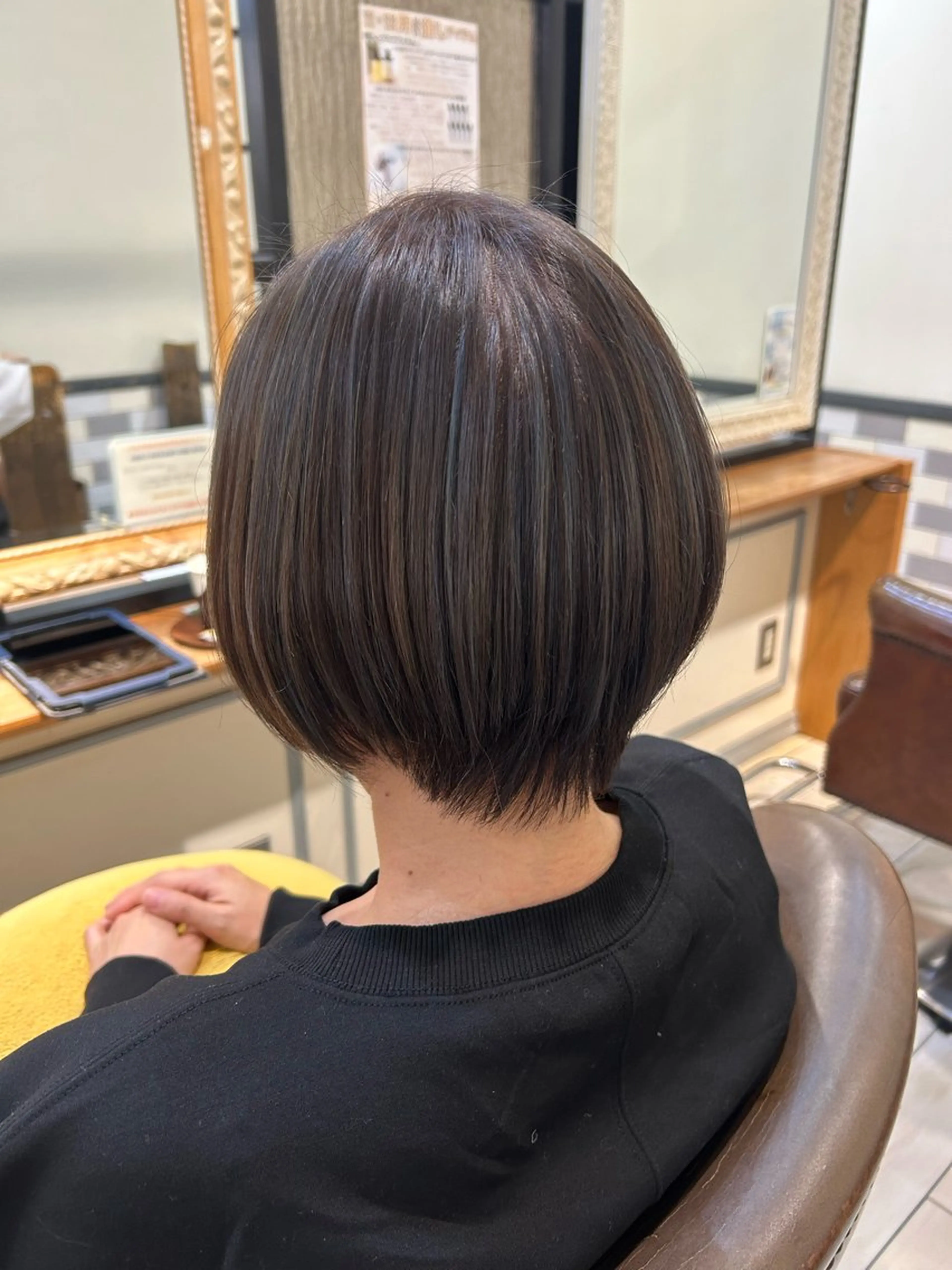 ショート アッシュ ハイライト ヘアカラー たけだ ゆうほのヘアスタイル