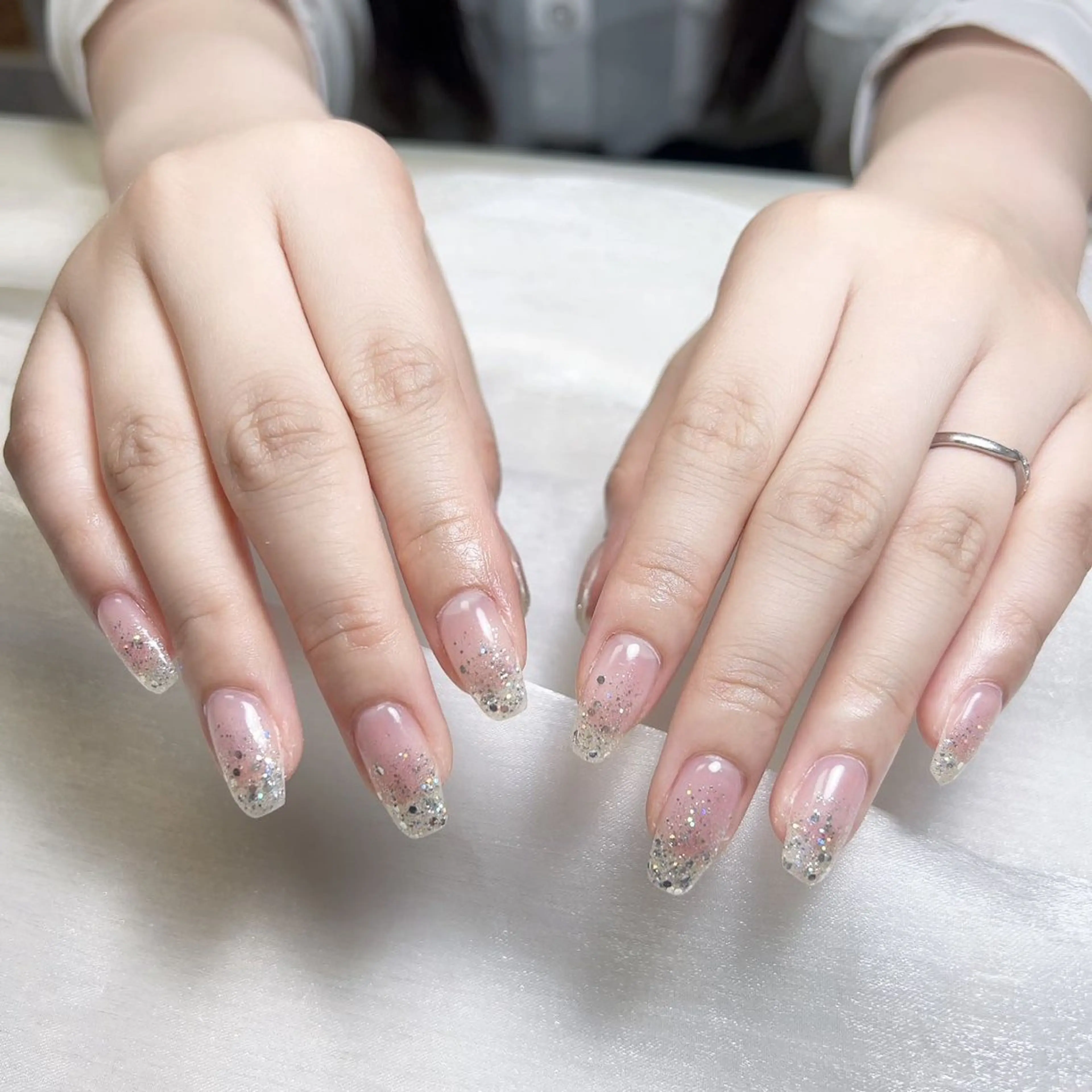 ネイル アートネイル オーロラネイル ガーリー キラキラネイル 韓国ネイル ハンドネイル Nail salon 木にいるのネイルデザイン