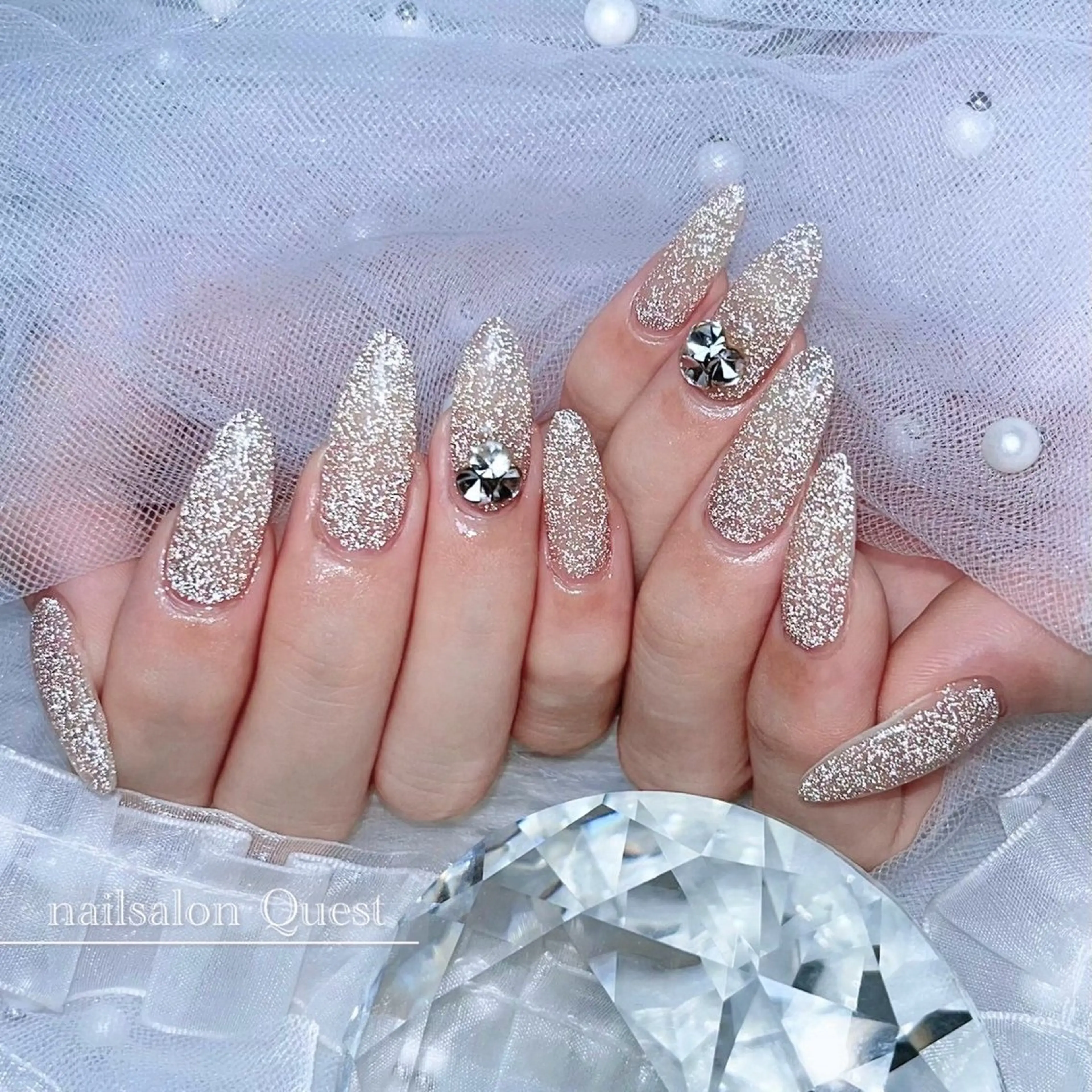 ネイル フラッシュネイル ジェルネイル キラキラネイル シンプルネイル ハンドネイル nailsalon Questのネイルデザイン