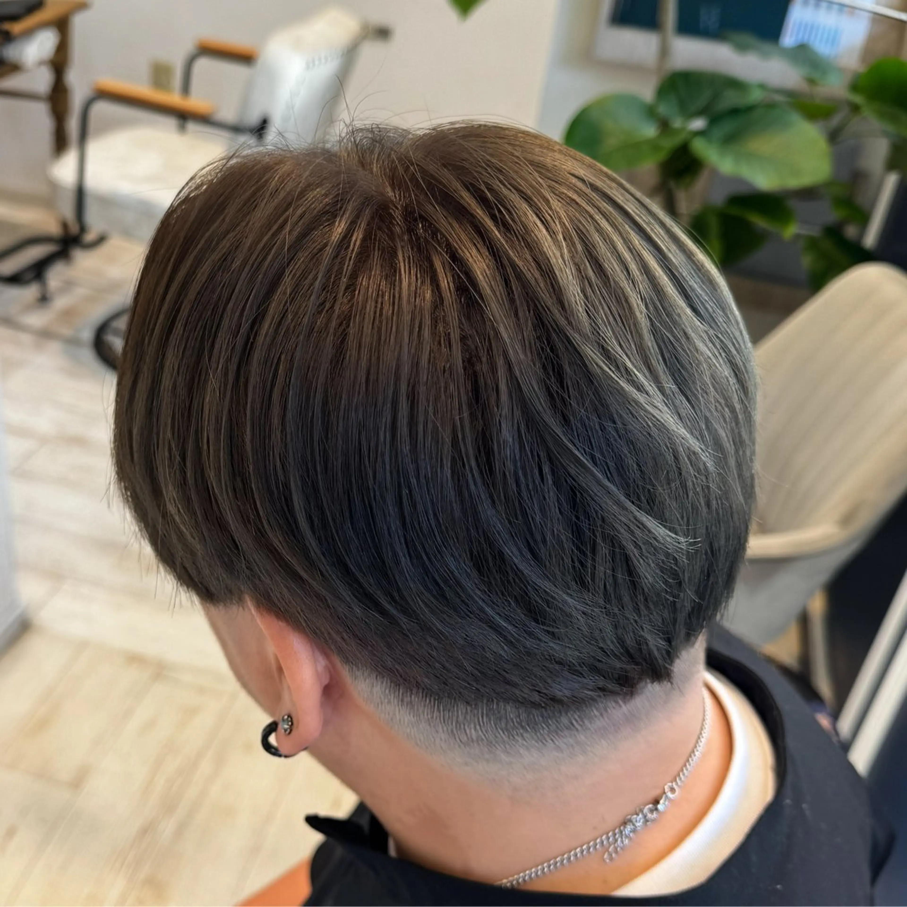 ショート カラー メンズ グレージュ カット 縮毛矯正 吉田 新平のヘアスタイル