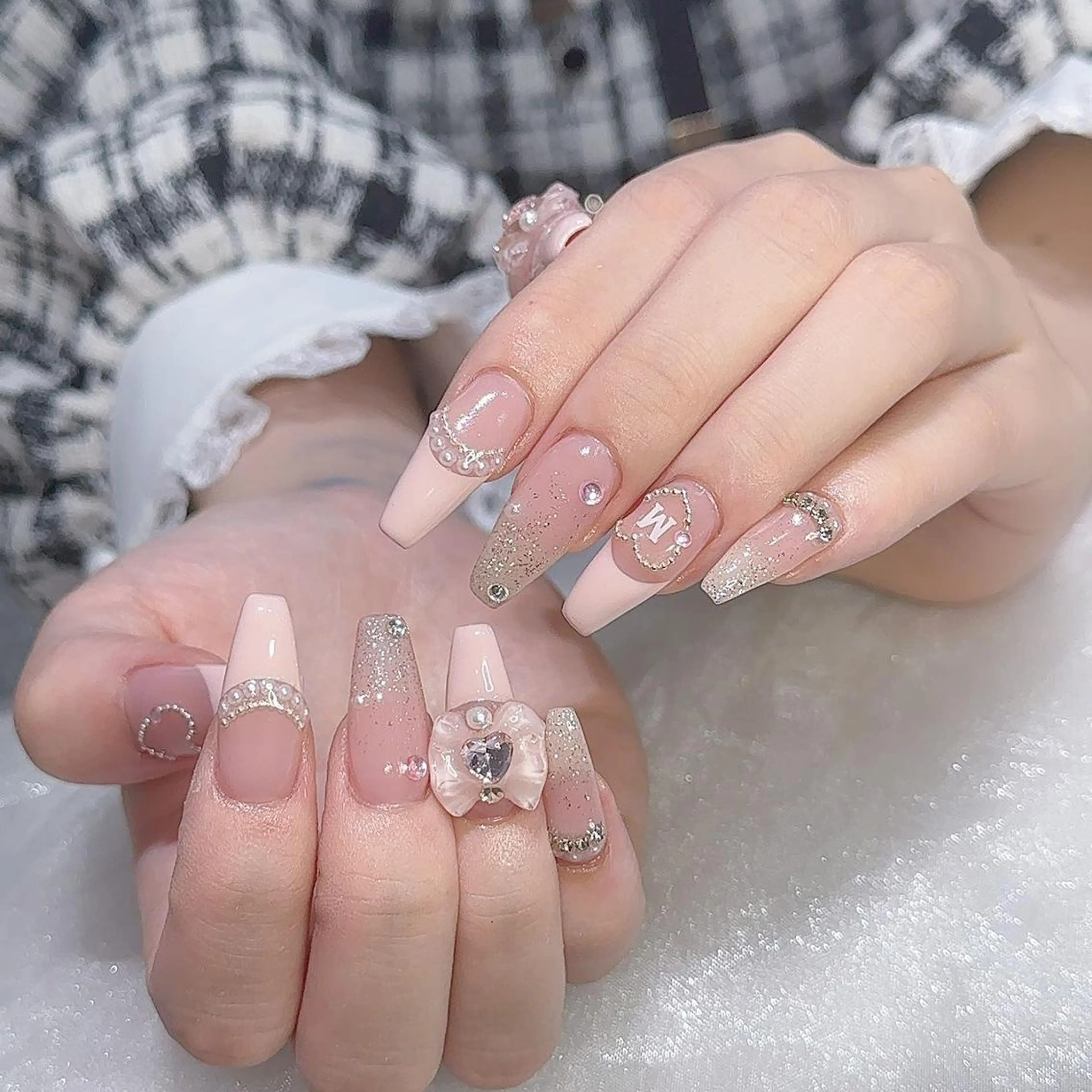 ネイル アートネイル 長さ出し ネイルチップ Queens ciciのネイルデザイン