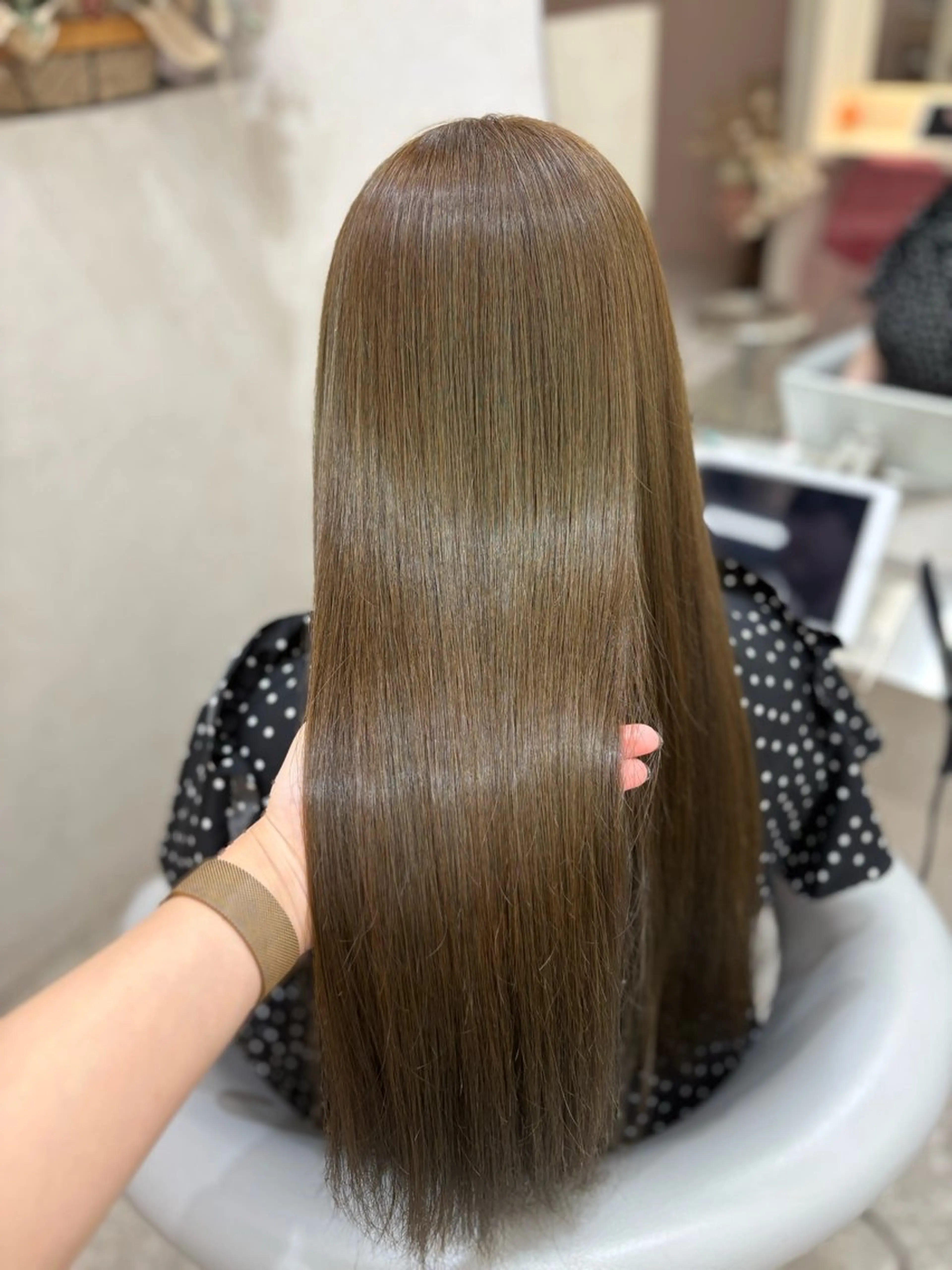 ロング カラー ベージュカラー ブリーチ ブリーチなしカラー オリーブベージュ カット ヘアカラー トリートメント 新宿/韓国ヘア 中明度カラー/かやのヘアスタイル