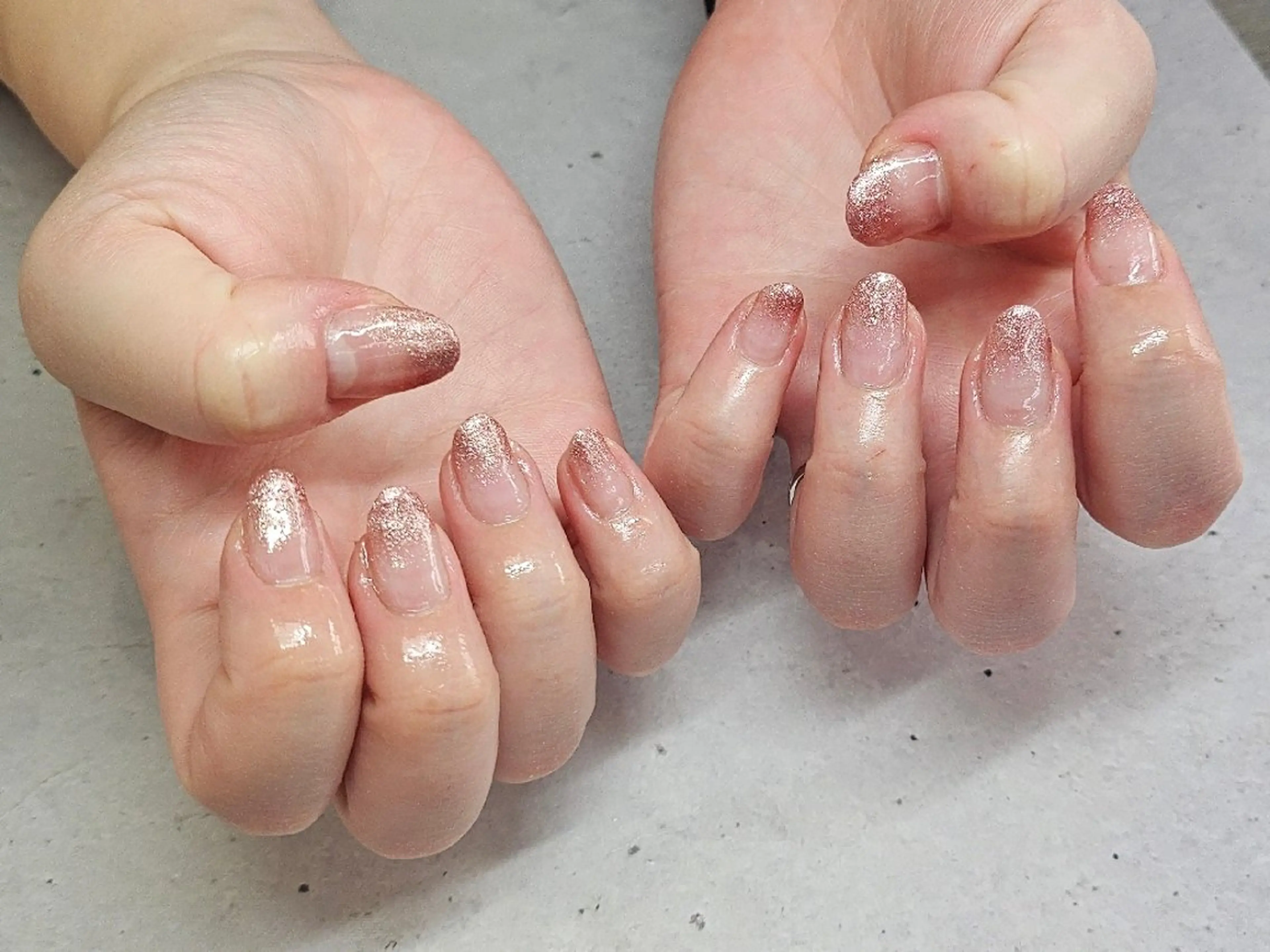 ネイル グラデーション ラメ(グリッター) ラメグラデーション ピンク ピンクベージュ NailSalon LuireYUUNAのネイルデザイン