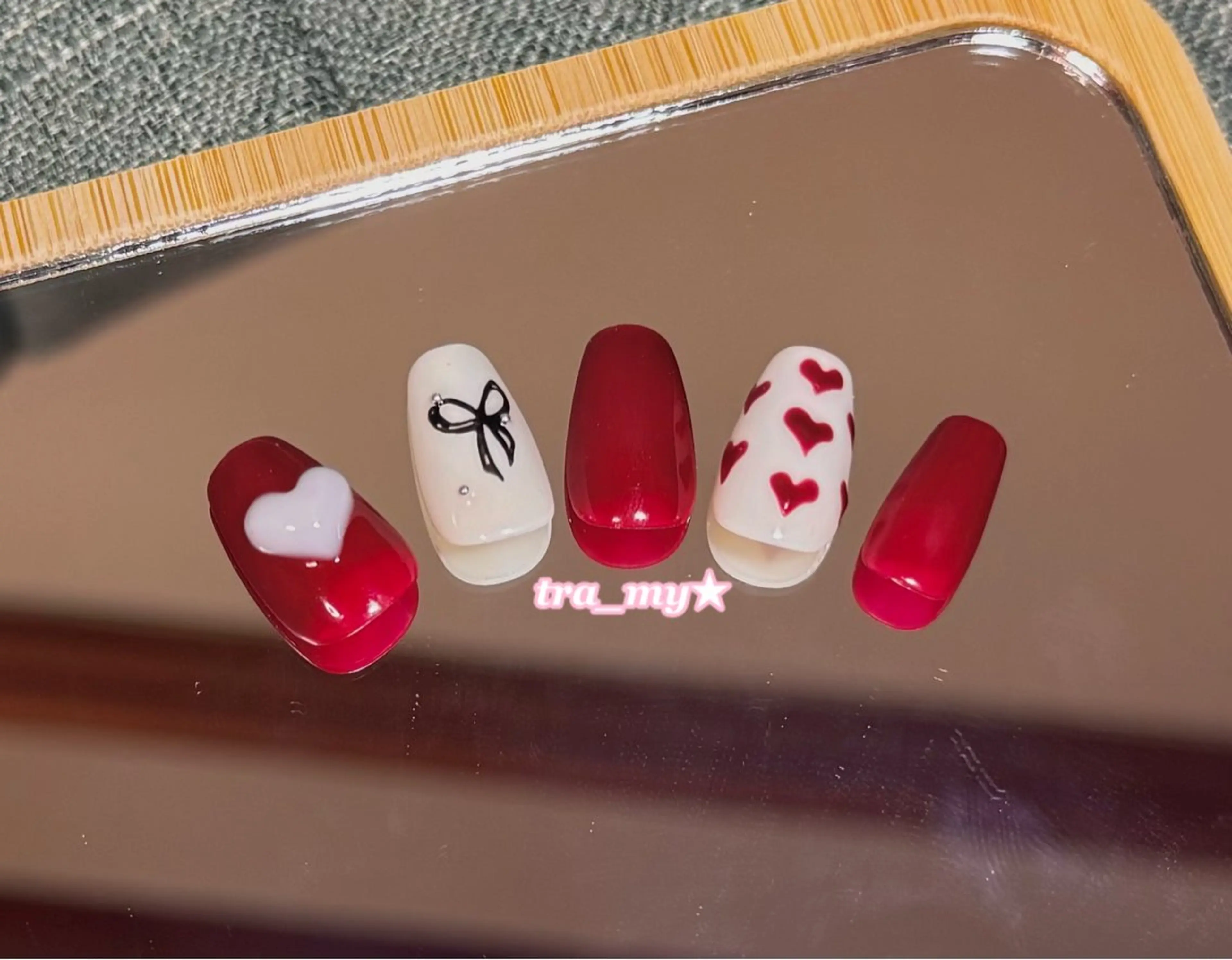 ネイル ハート リボン バレンタイン ハンドネイル ハンドケア チャ ミーのネイルデザイン