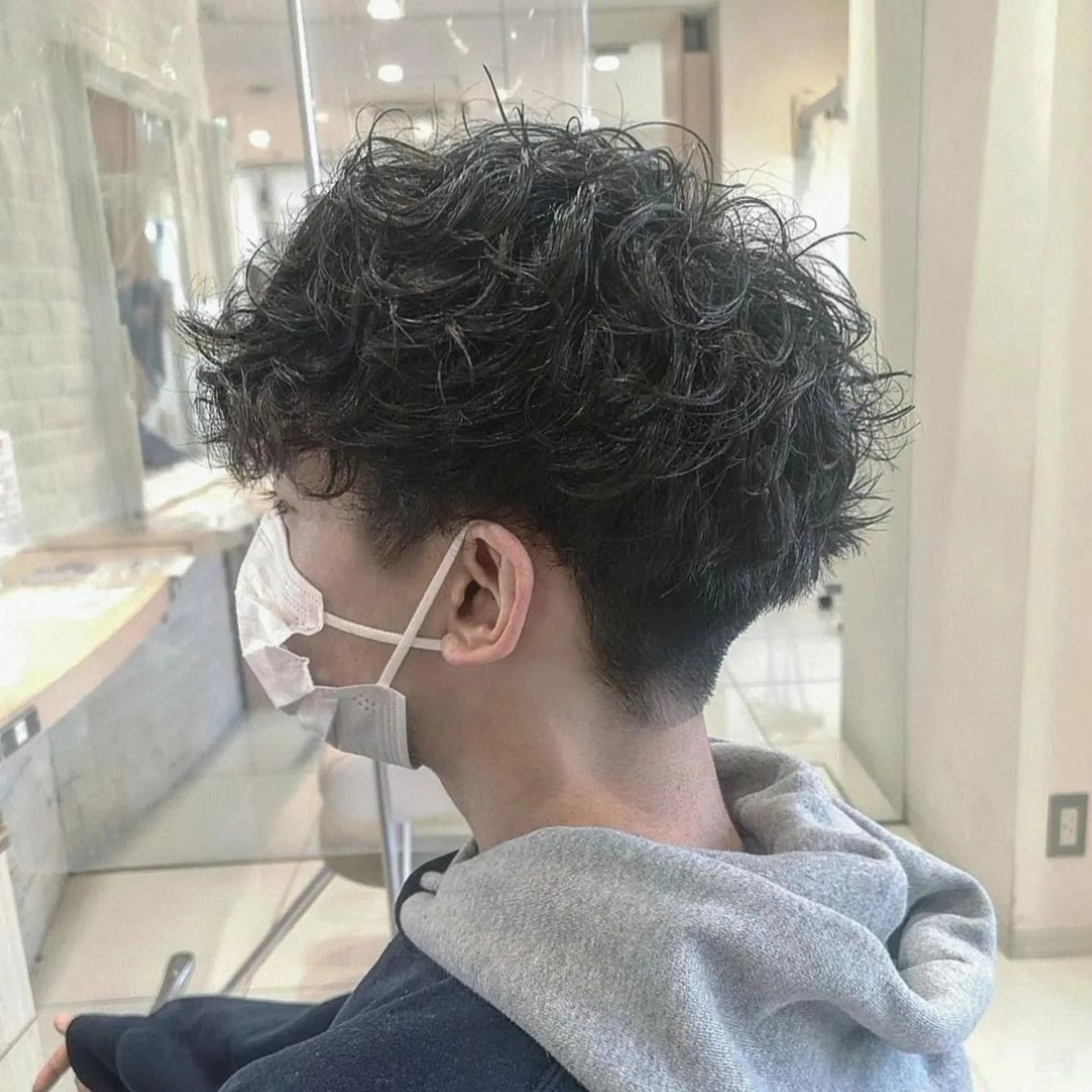 メンズ パーマ 渡辺 愛枝/艶カラー🩵のヘアスタイル