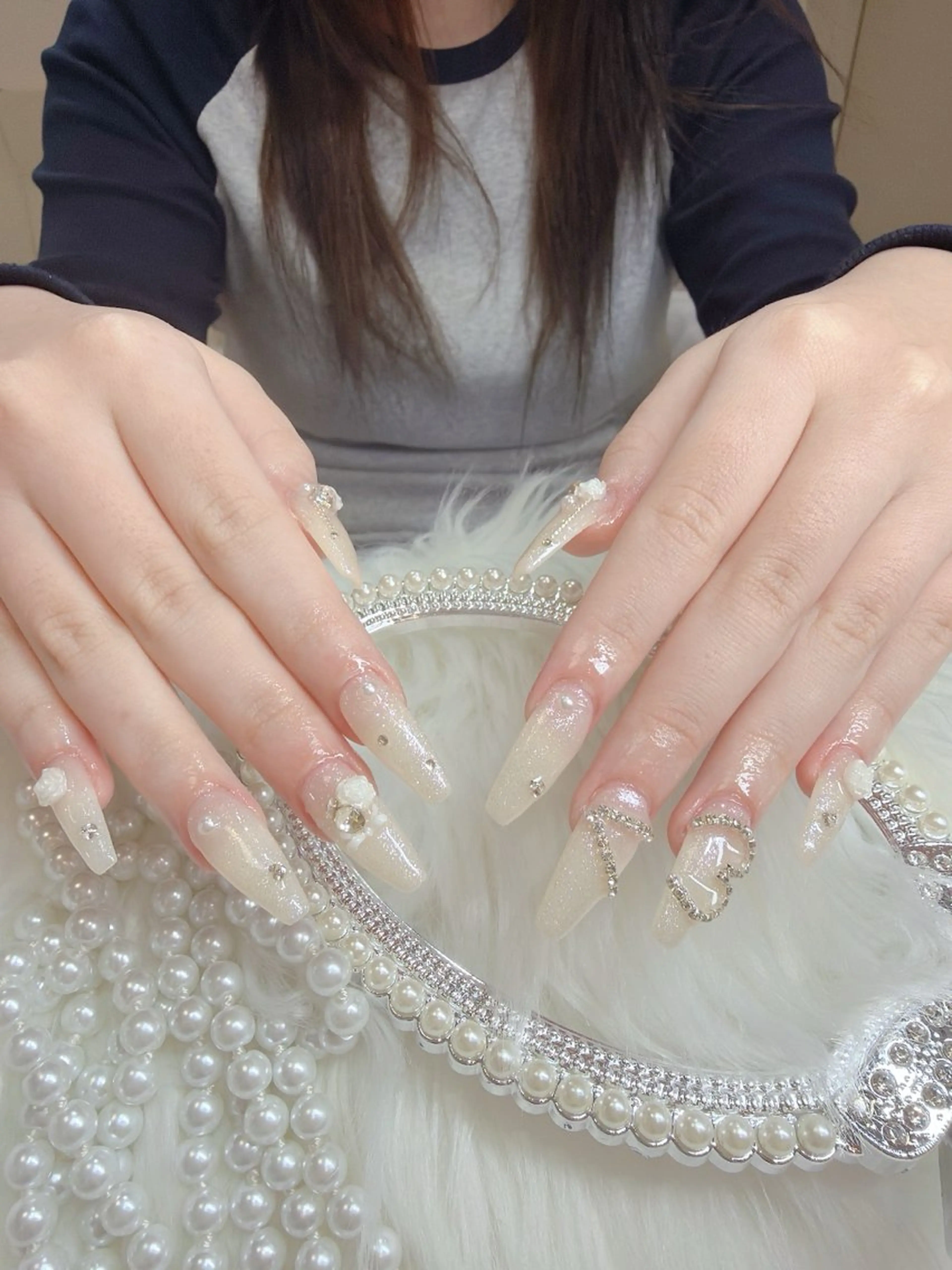 チップ長さだし+ストーン　🌸オフあり💅🏻💅🏻💅🏻の写真