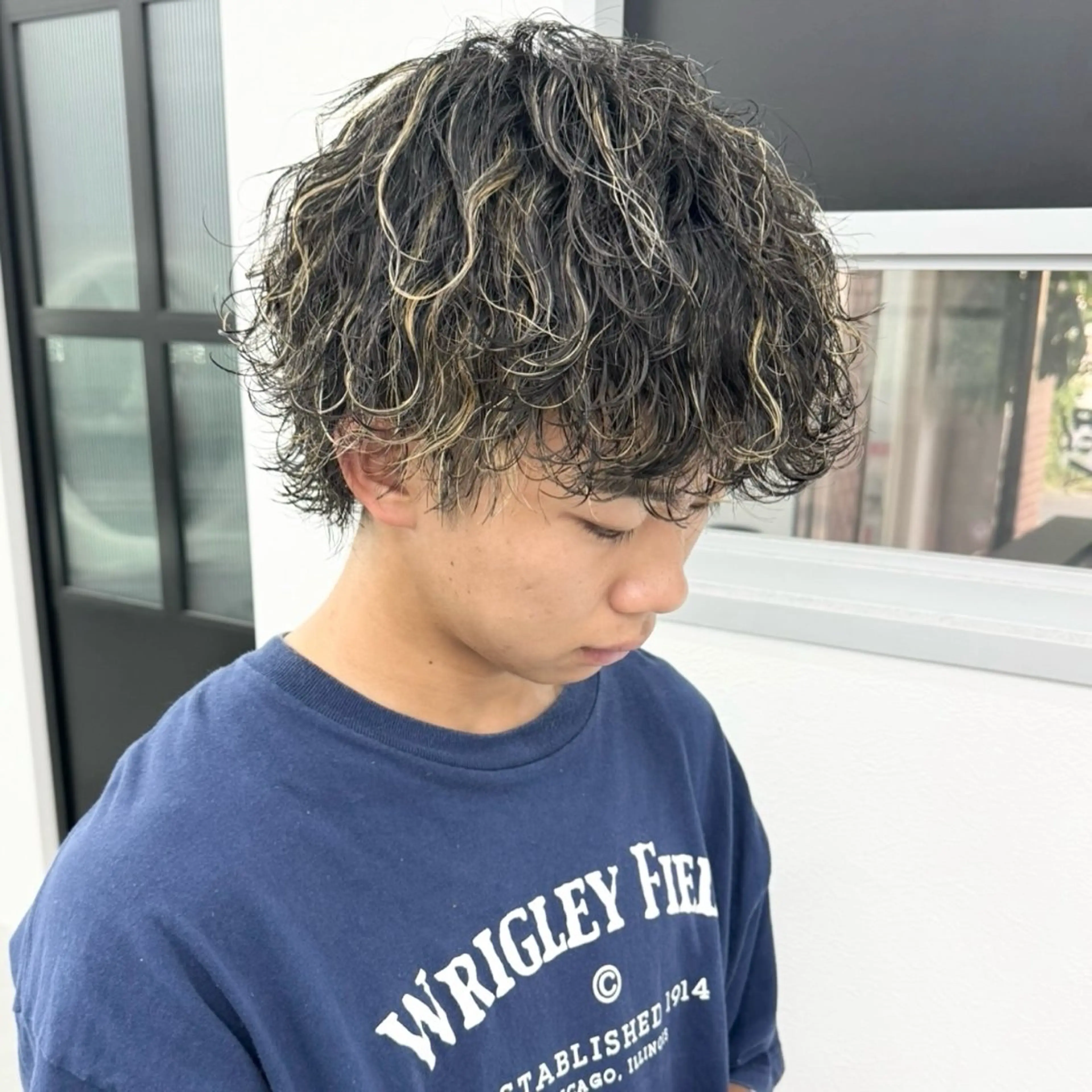 ショート カラー パーマ メンズ カット ヘアカラー パーマ トリートメント 🔥札幌No.1🥇 パーマ特化美容師🔥のヘアスタイル