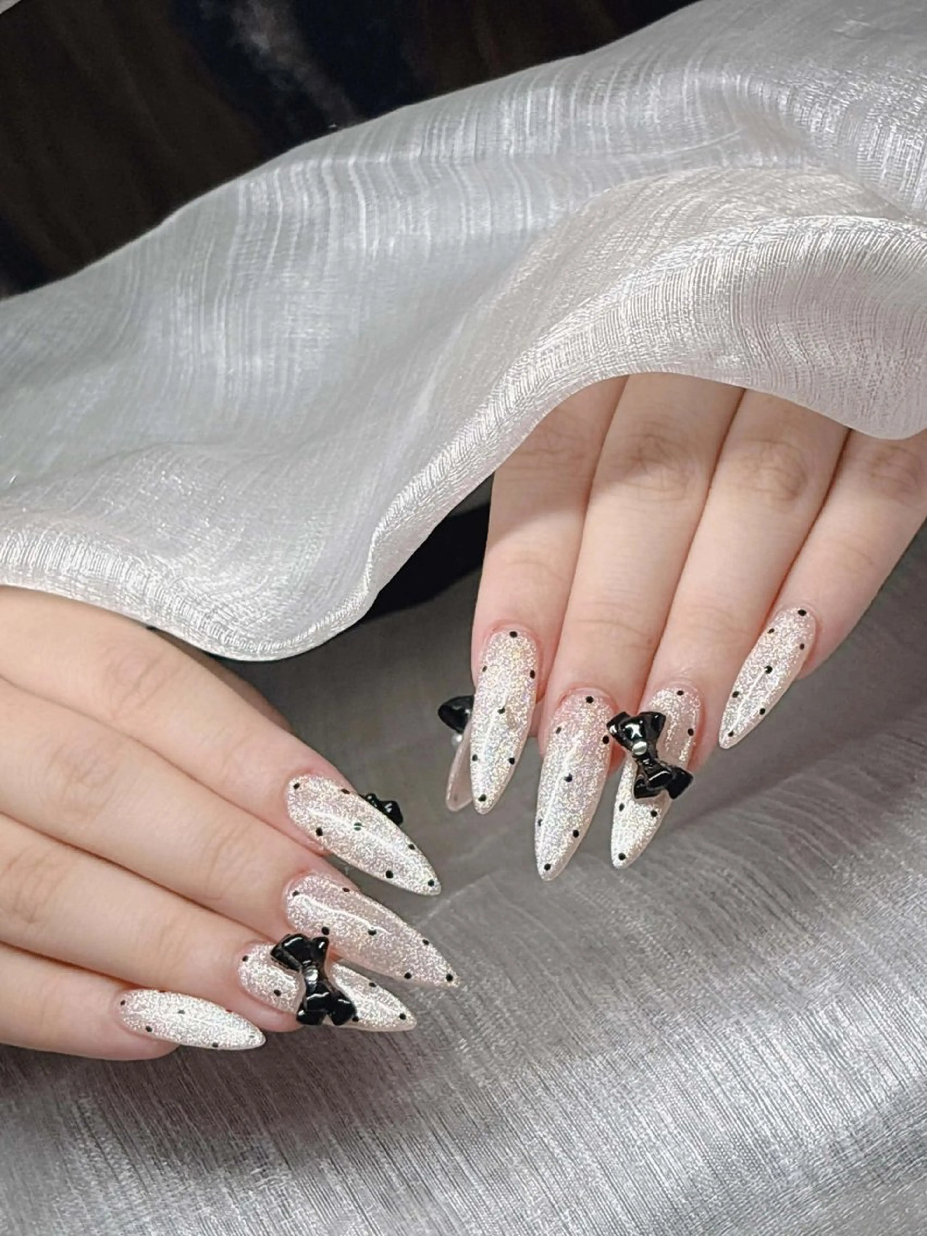 ネイル 長さ出し グラデーション 卒業式 キラキラネイル マグネットネイル ハンドネイル Lee Nailsのネイルデザイン