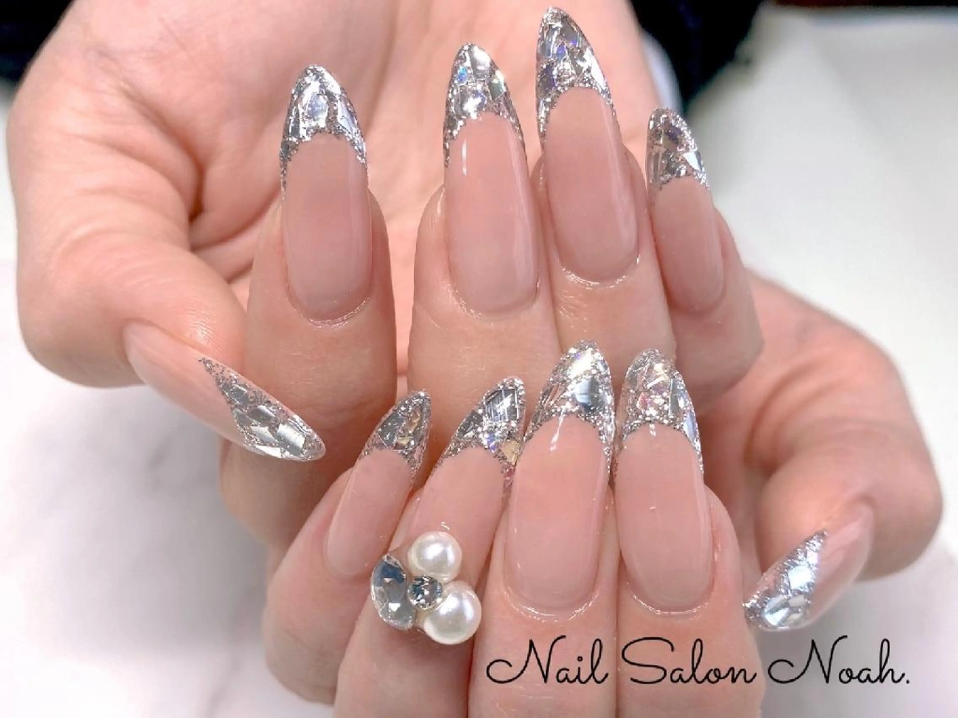 ネイル ストーンネイル ハンドネイル Nail Salon Noah.のネイルデザイン