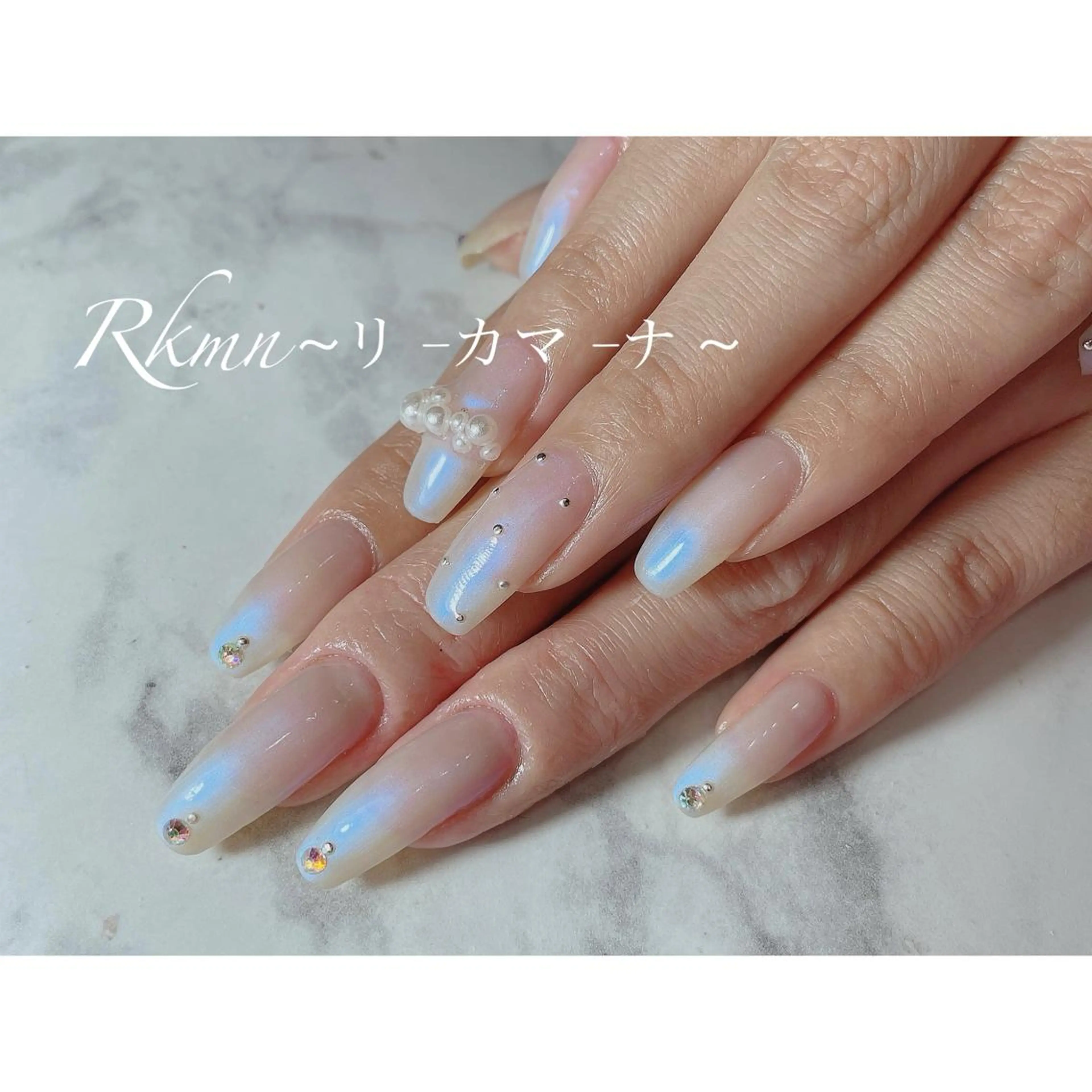 ネイル アートネイル オーロラネイル 春ネイル ストーンネイル ハンドネイル フットネイル ハンドケア Rkmn ~リ-カマ-ナ~のネイルデザイン