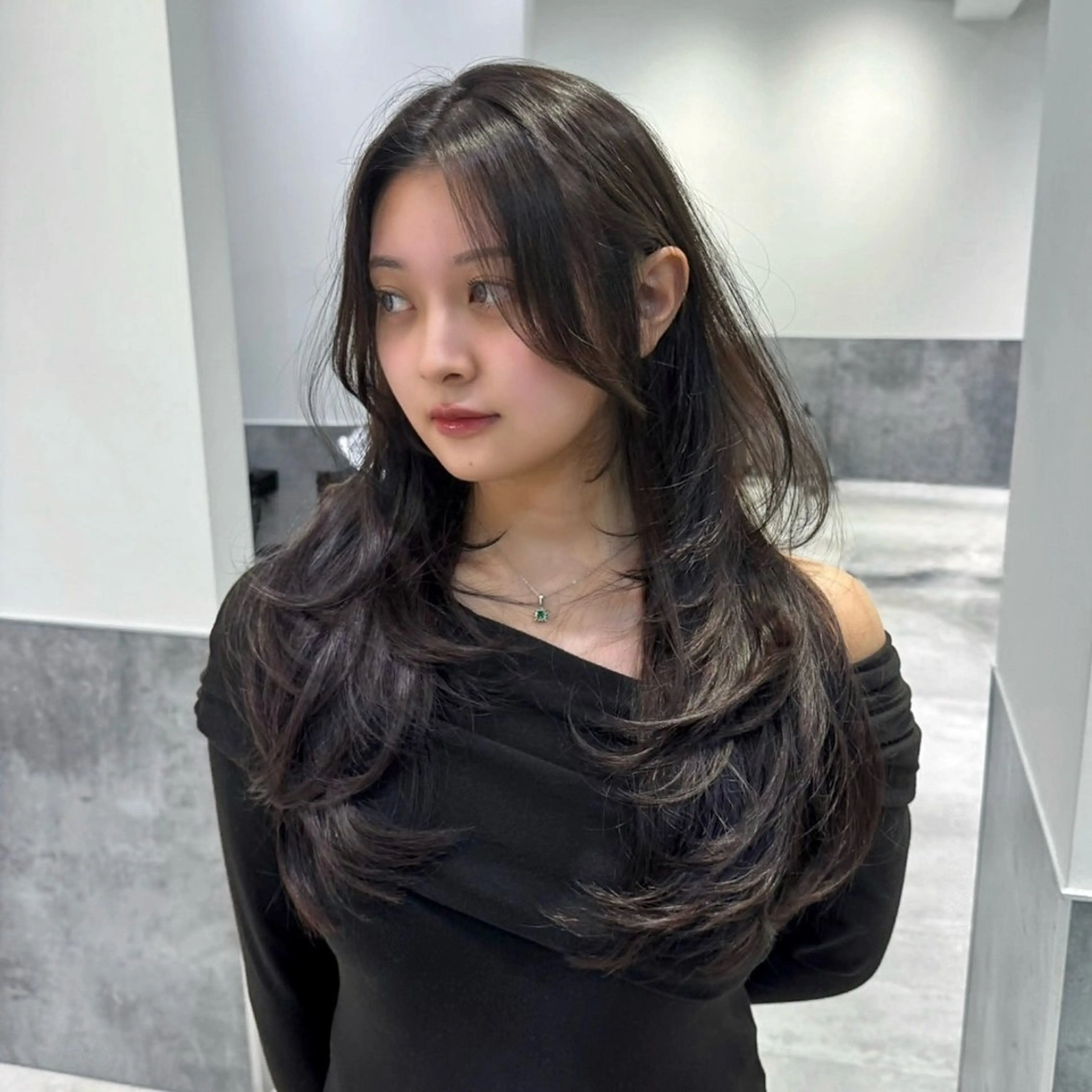 ロング カラー 透明感カラー グレージュ 顔周りカット レイヤーカット カット ヘアカラー トリートメント 韓国系支持率No.1 レイヤー特化/きょうのヘアスタイル