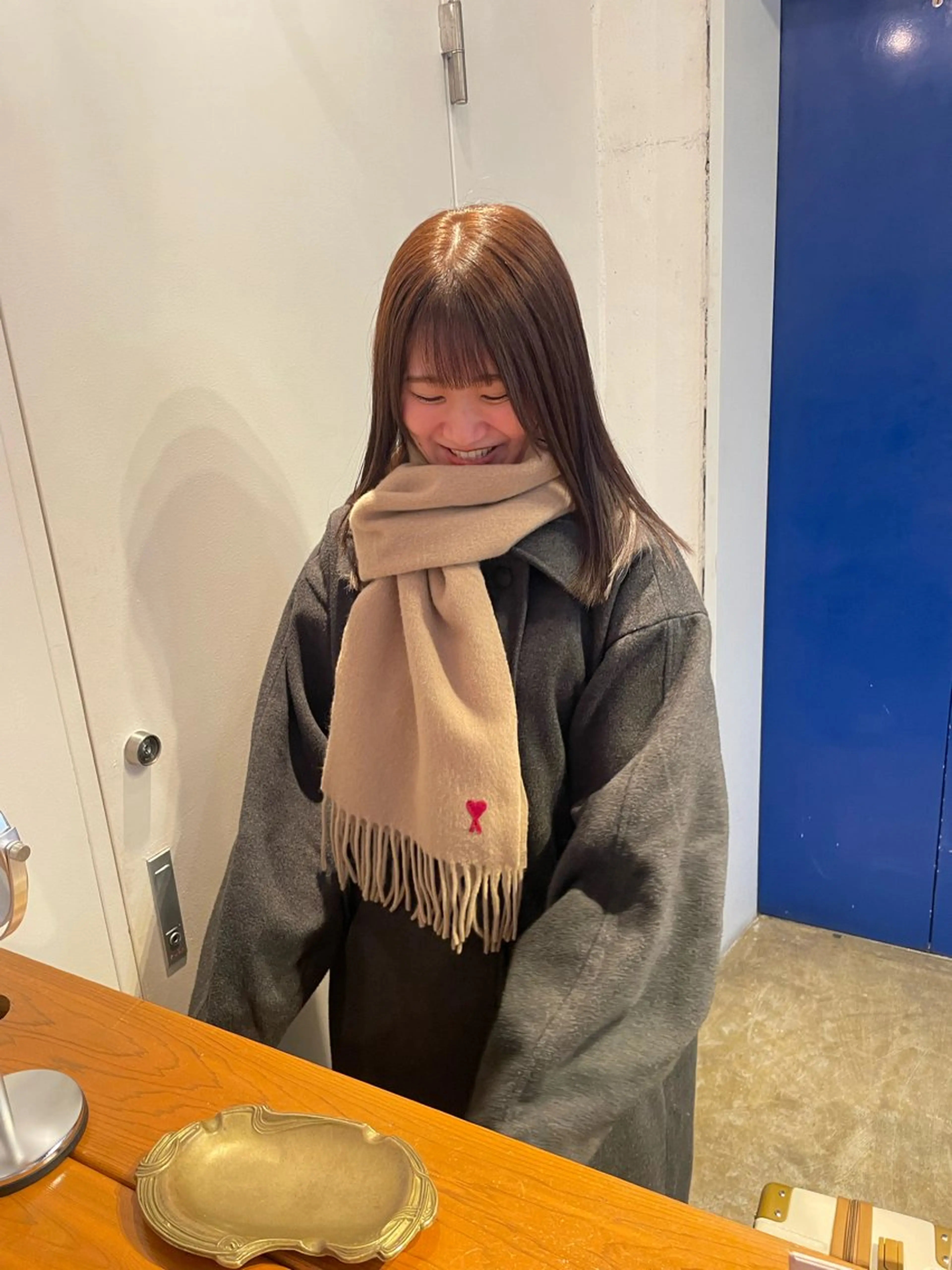 セミロング カラー ベージュカラー カット ヘアカラー トリートメント MIOベージュカラー 柔らかいカラーのヘアスタイル