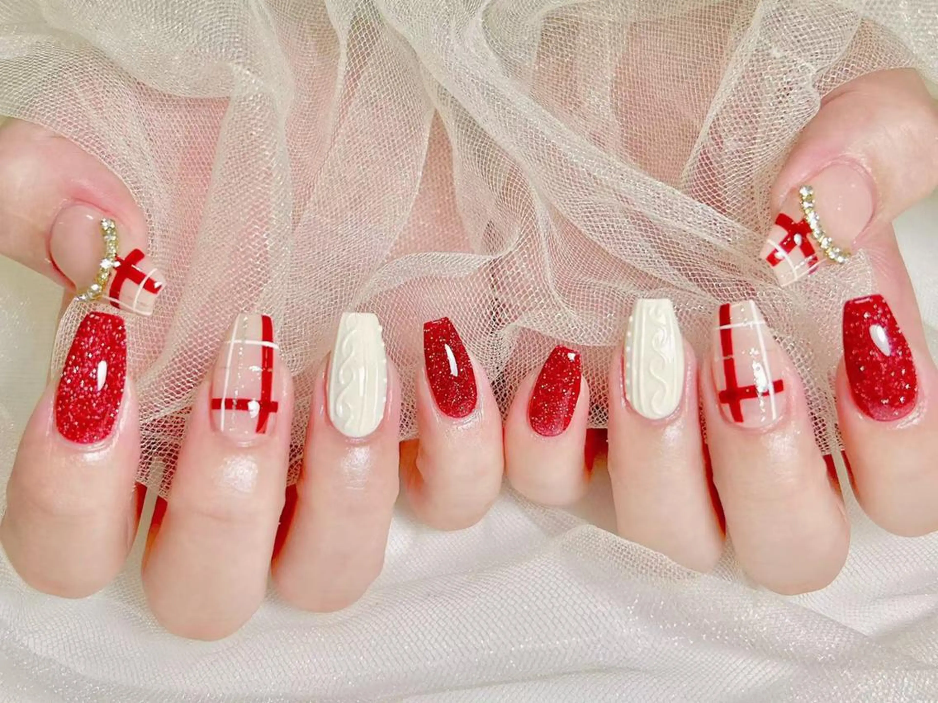 ネイル アートネイル オーロラネイル チークネイル 成人式 長さ出し Yui 🧀のネイルデザイン