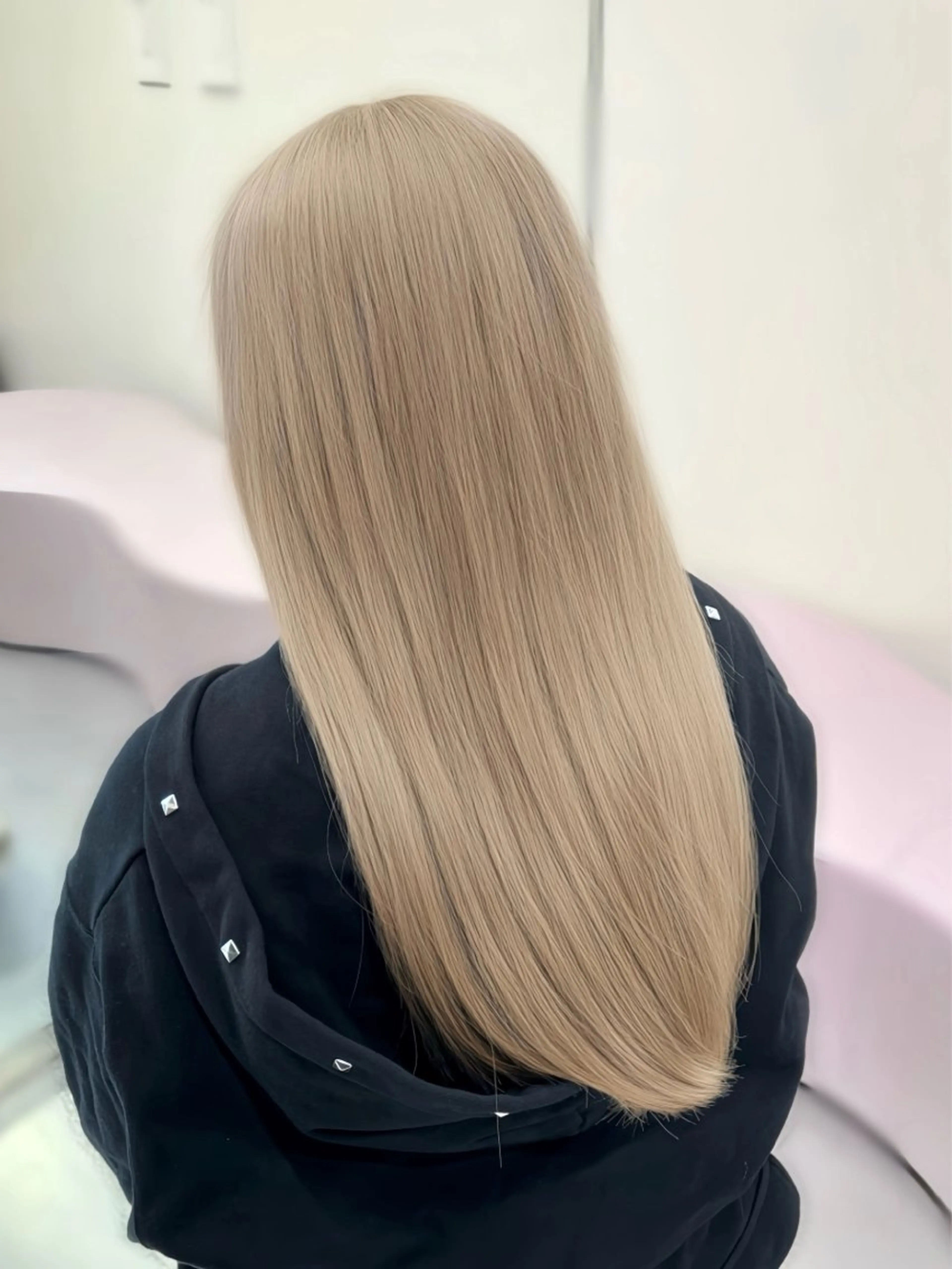 ロング カラー ベージュカラー ミルクティーベージュ ヘアカラー 名古屋/中顔面短縮 ✨/小顔ハイレイヤーのヘアスタイル